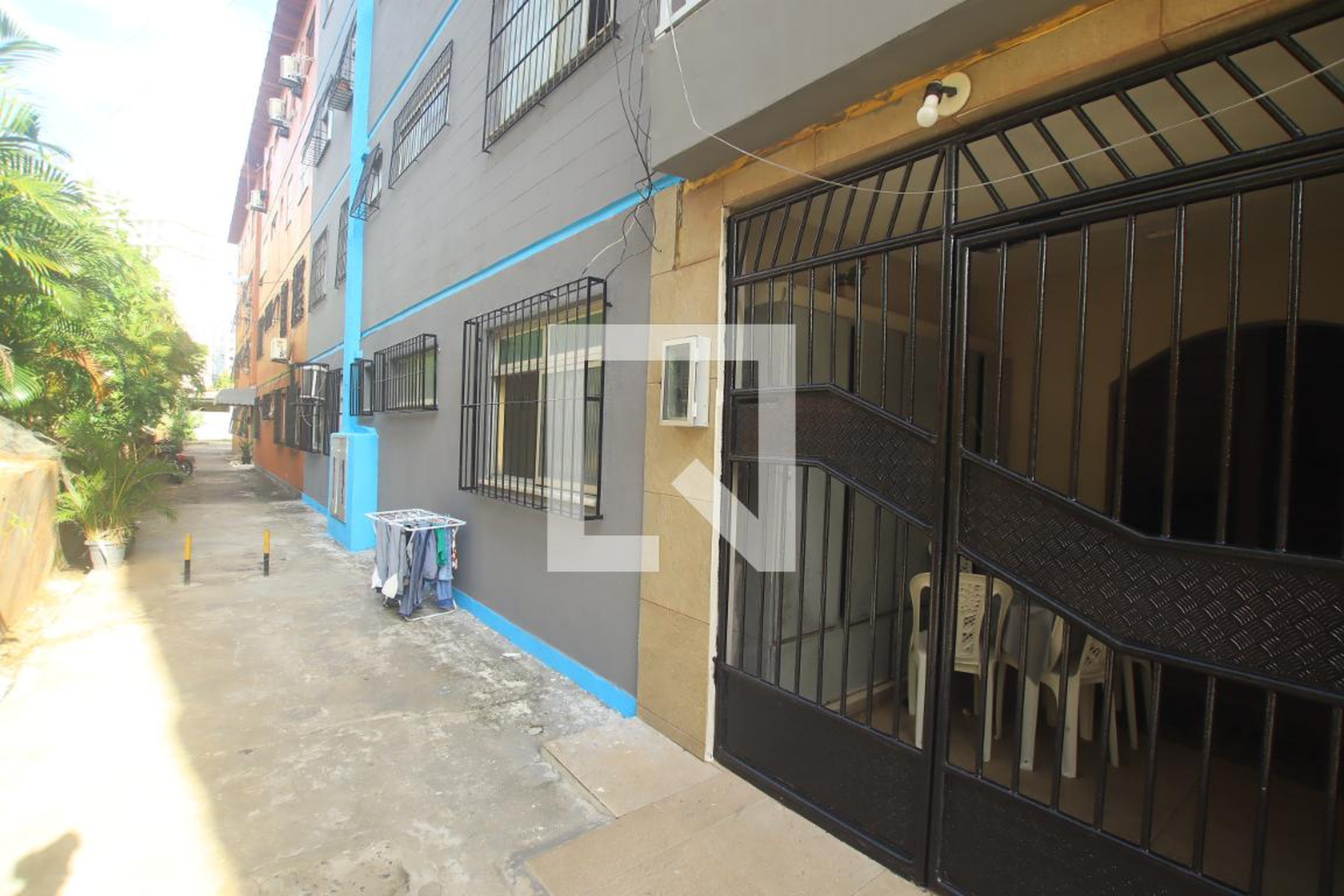 Fachada Condomínio em Rua Carlos Marighella, 836