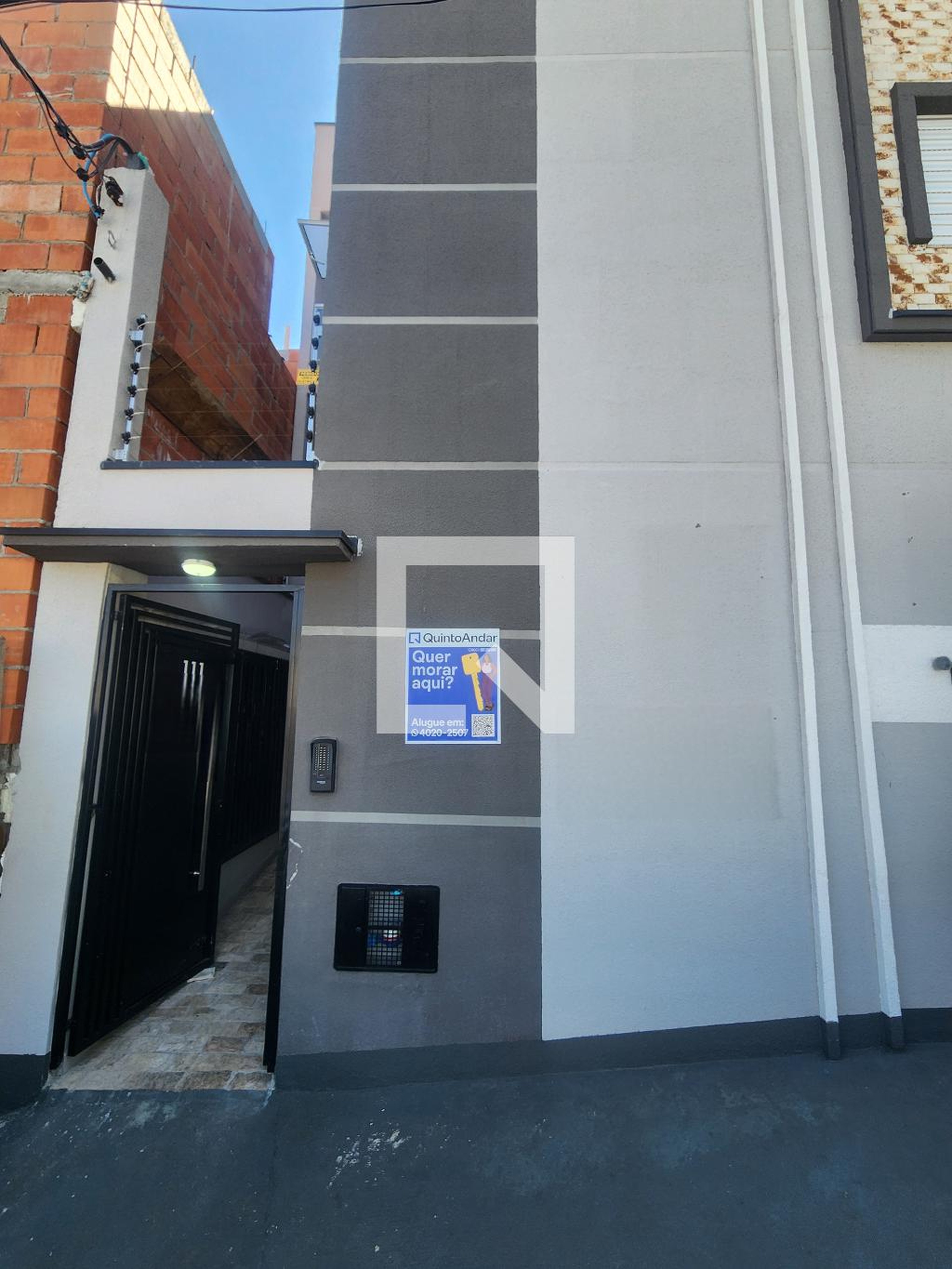 Fachada Condomínio em Rua dos Maracujás, 111