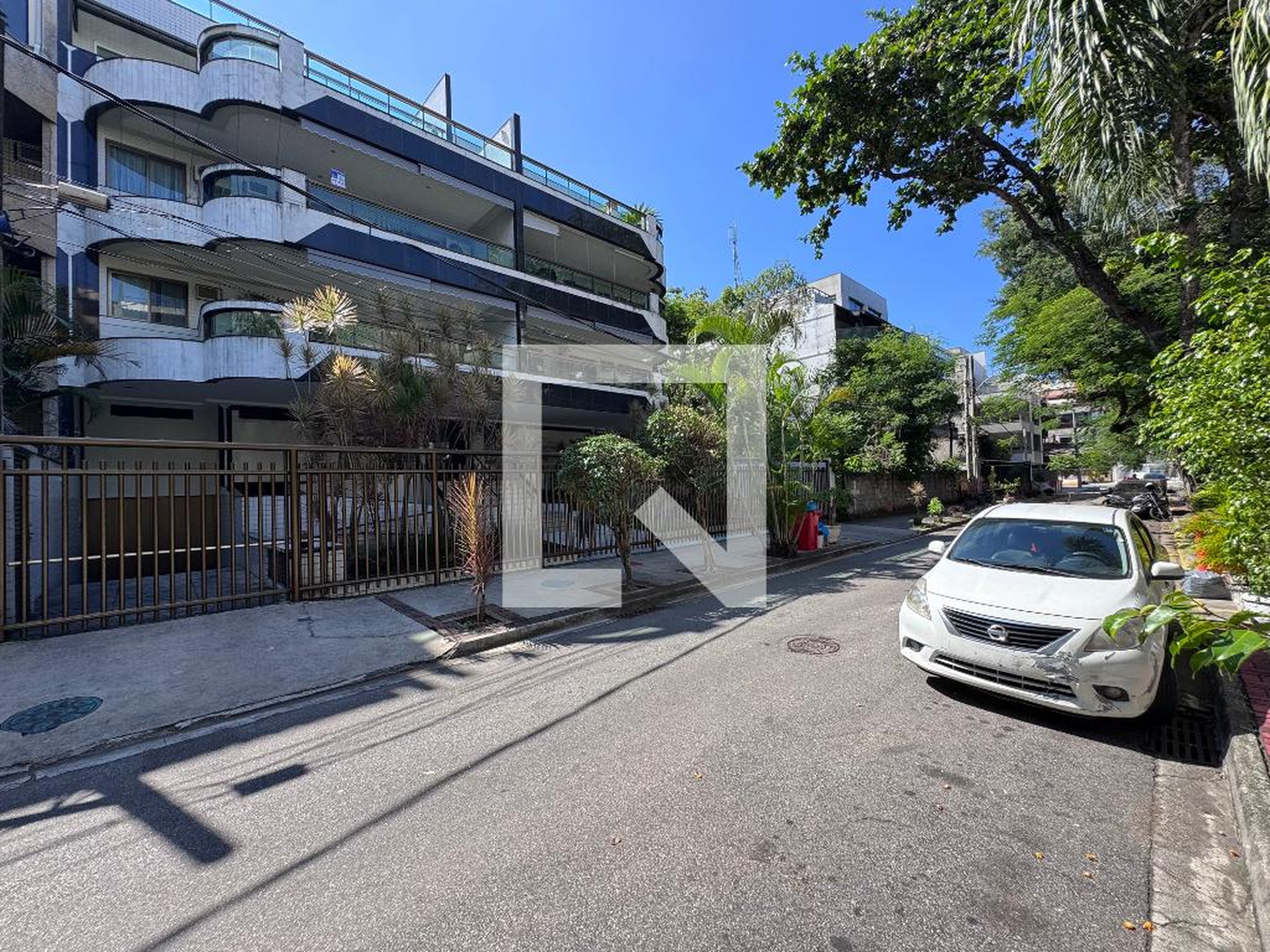 Fachada Condomínio em Rua Condessa Pereira Carneiro, 70