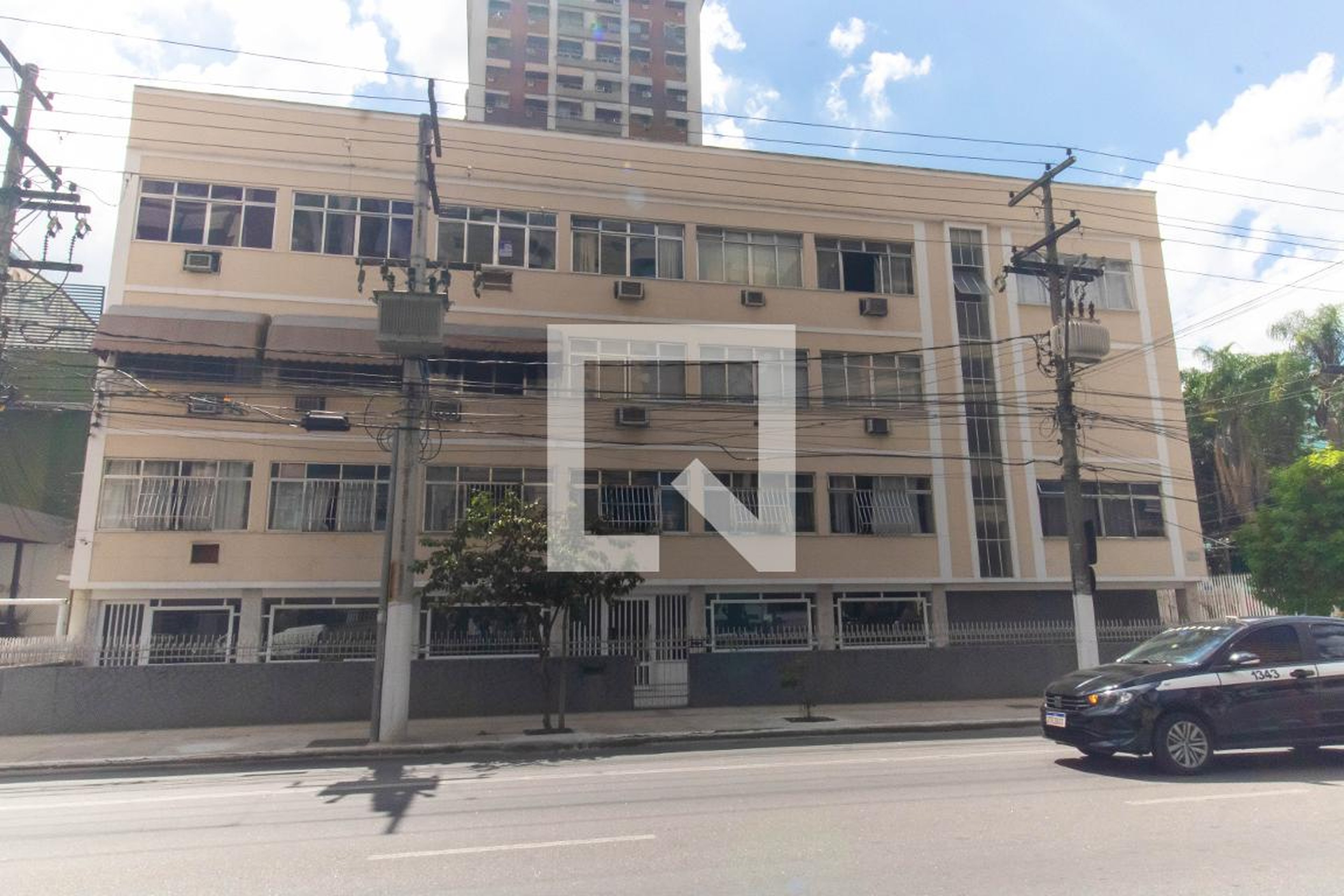 Fachada Condomínio em Avenida Roberto Silveira, 145