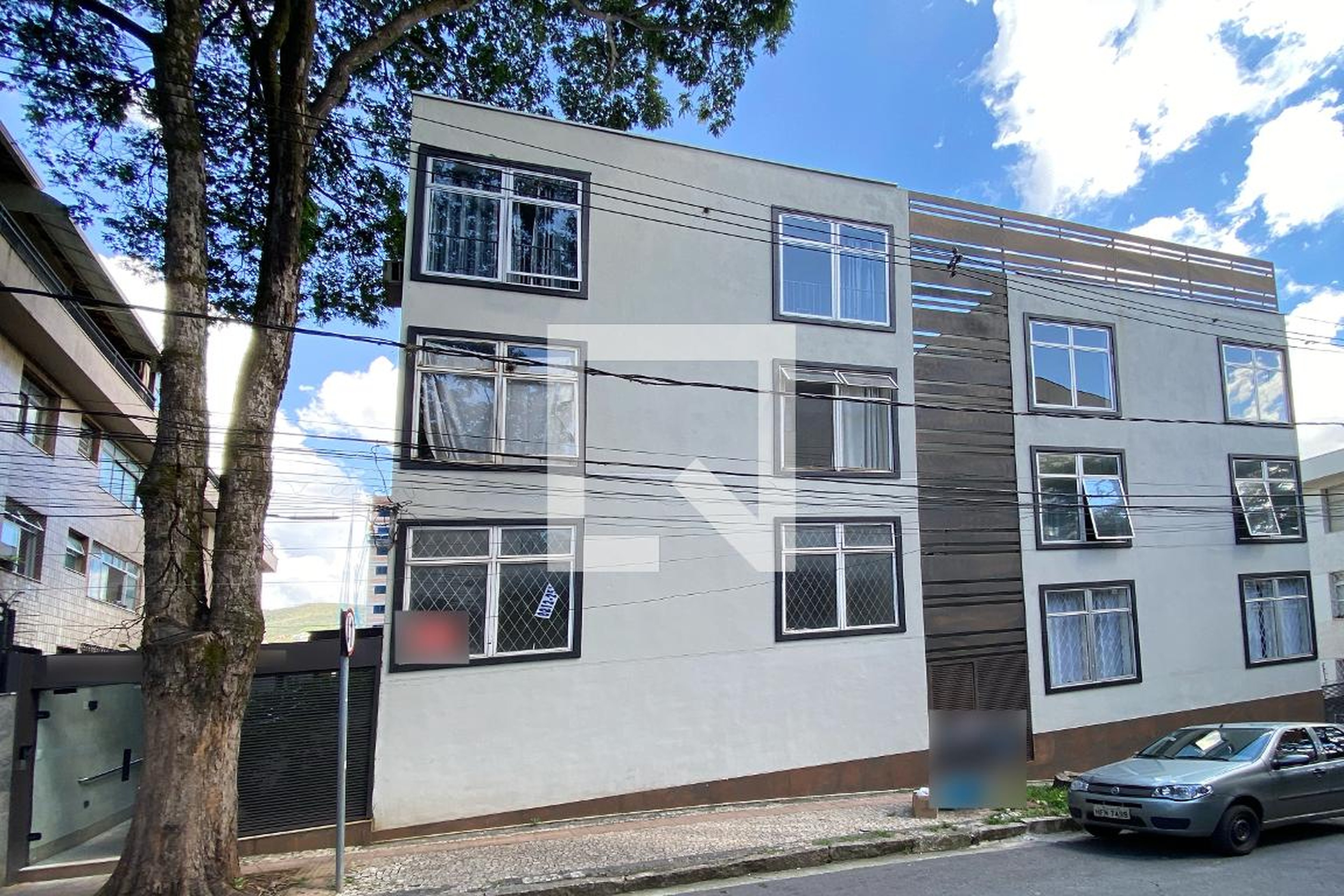 Fachada Condomínio em Rua Sábino Barroso, 121