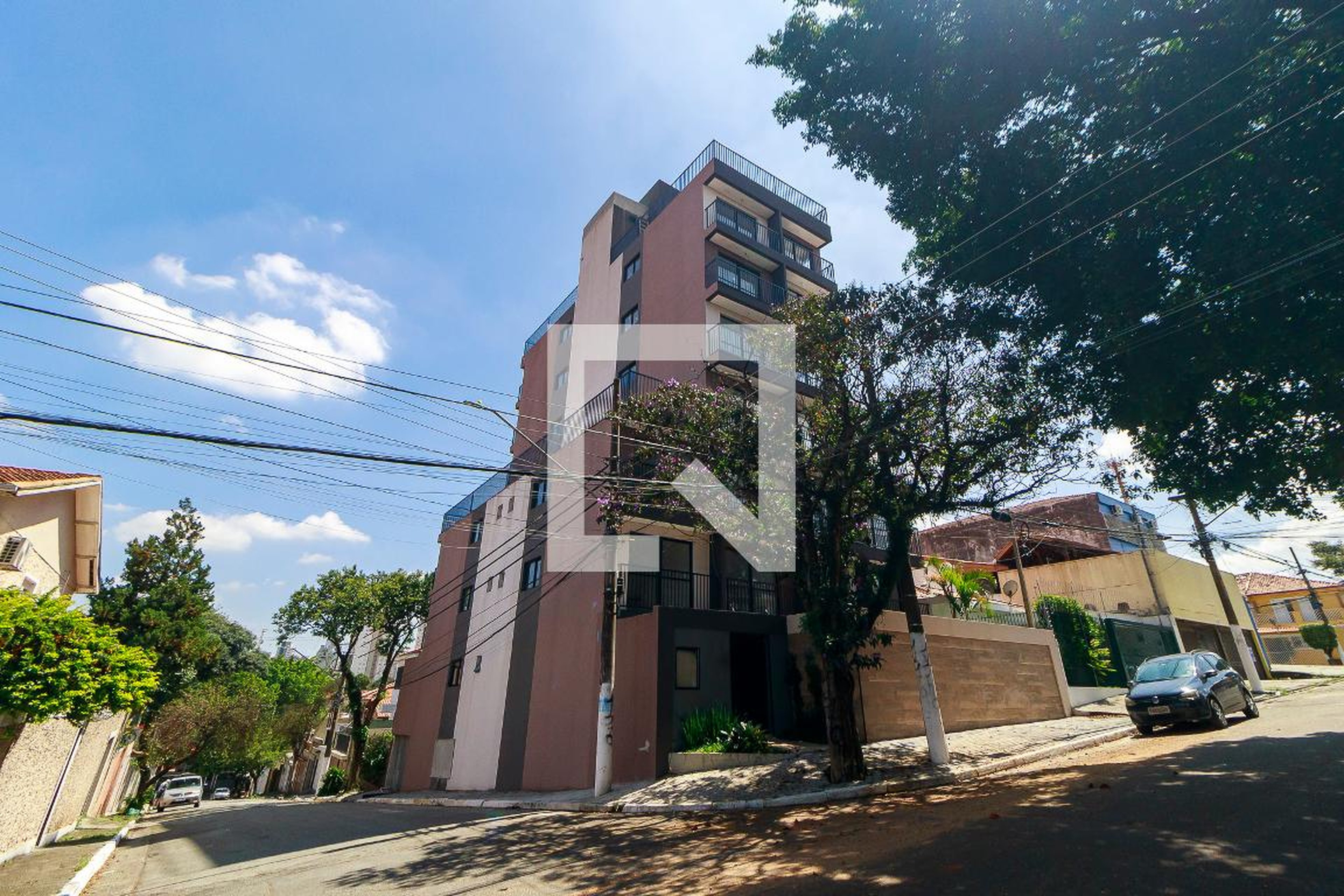 Fachada Condomínio em Rua Galileu, 170