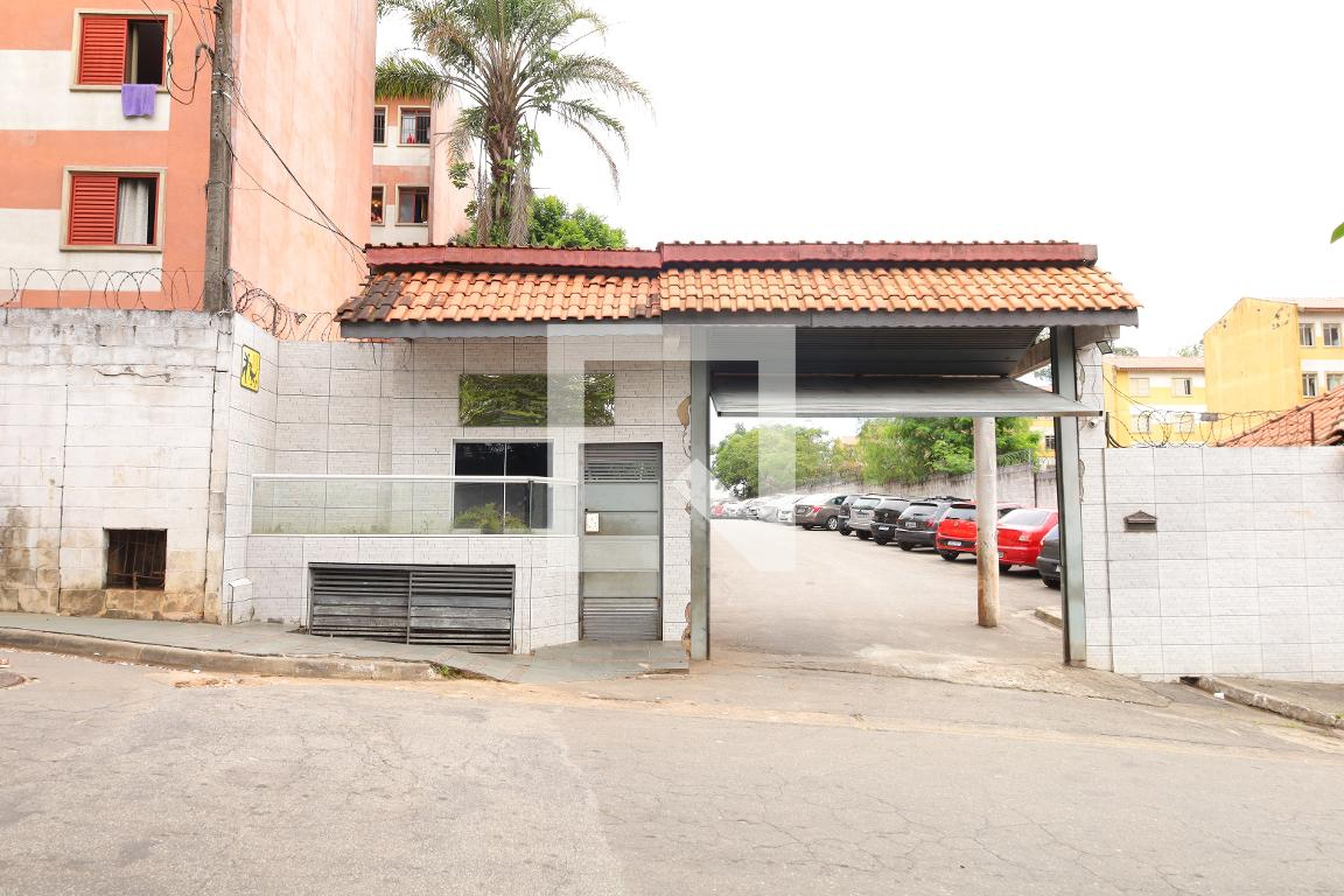 Fachada do condomínio Condomínio em Avenida Ponte da Amizade, 4