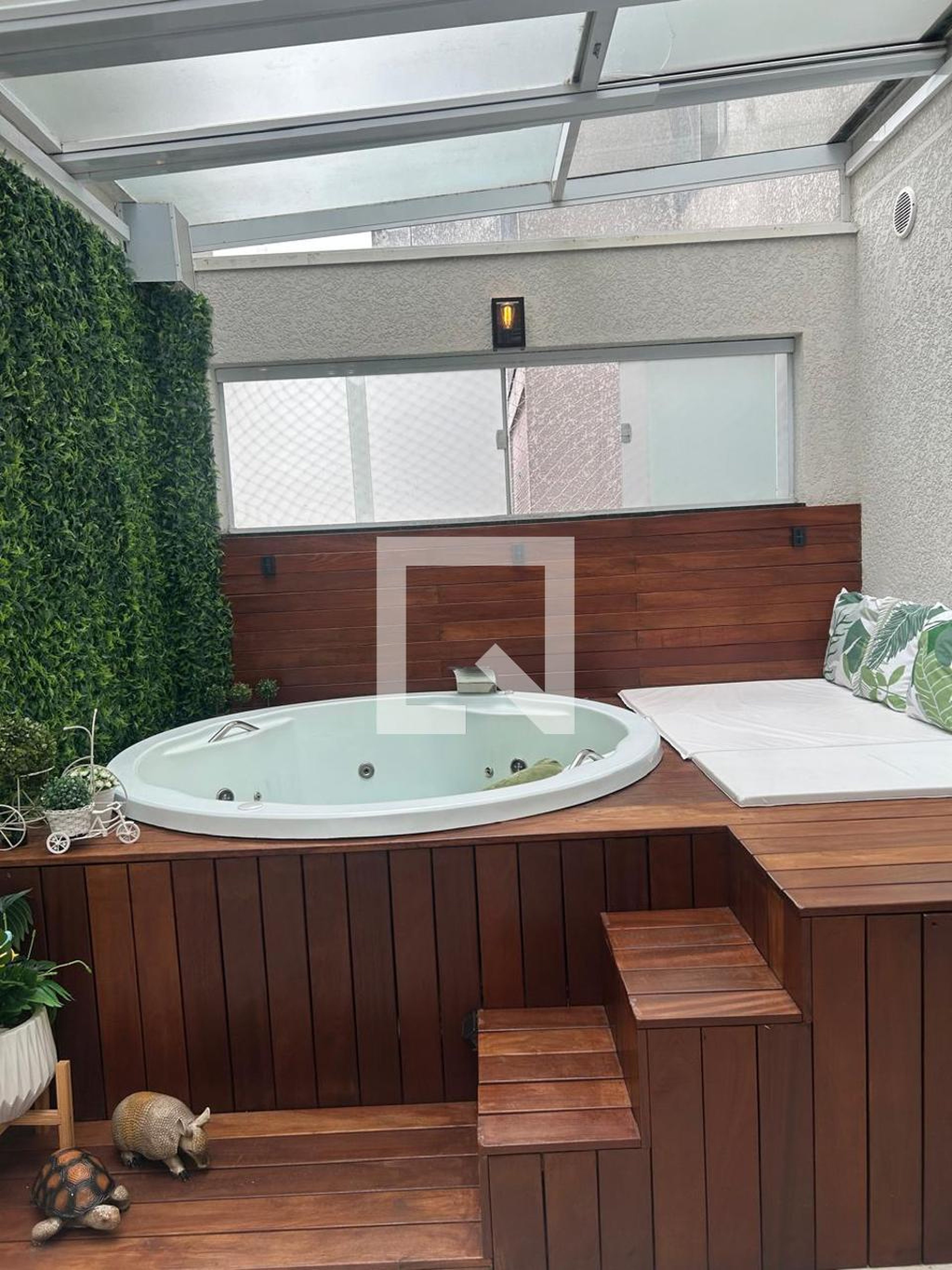 Área externa Condomínio em Rua Leonardo Martins Neto, 82