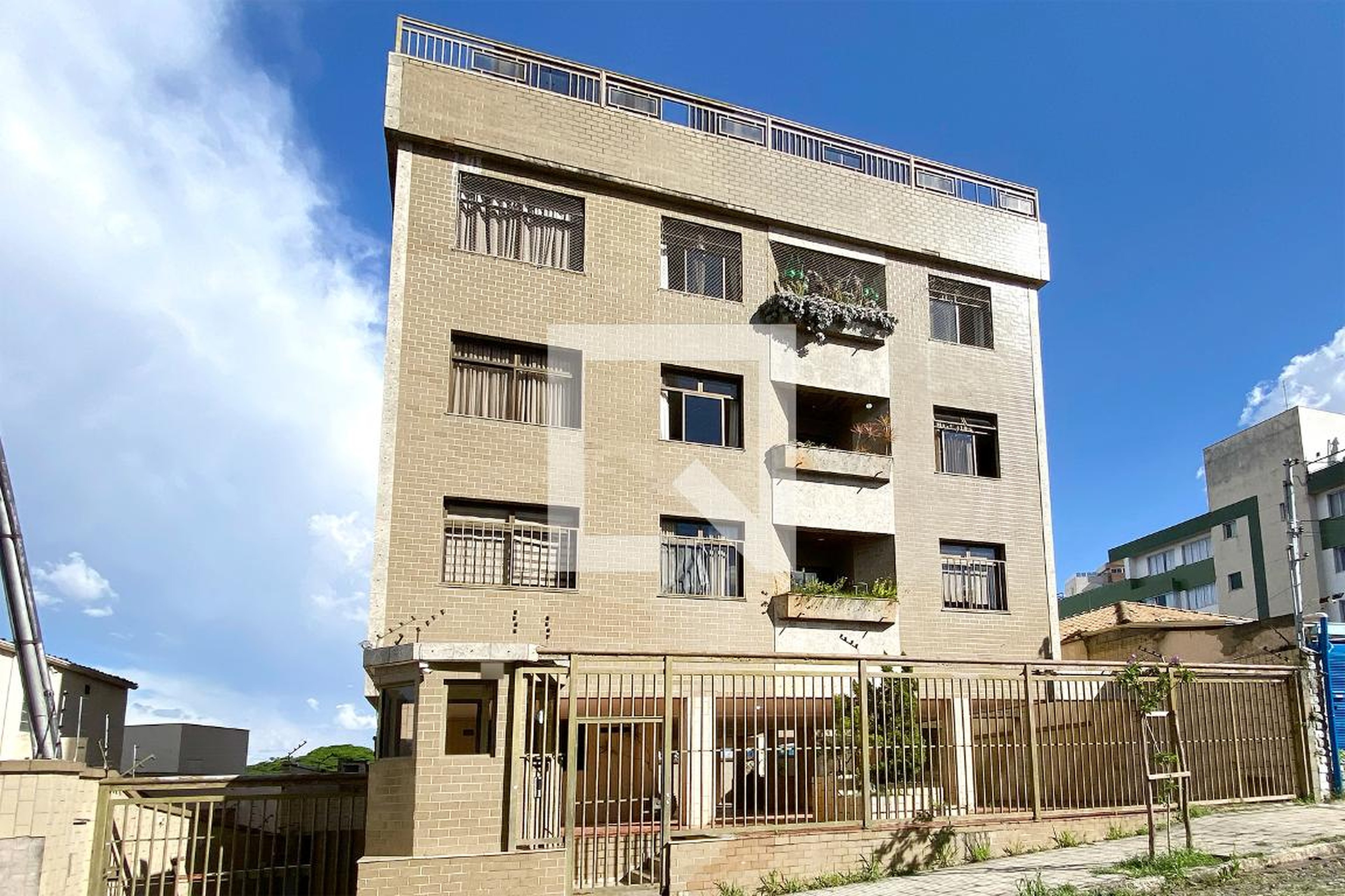 Fachada Condomínio em Rua Teotônio Maciel, 77