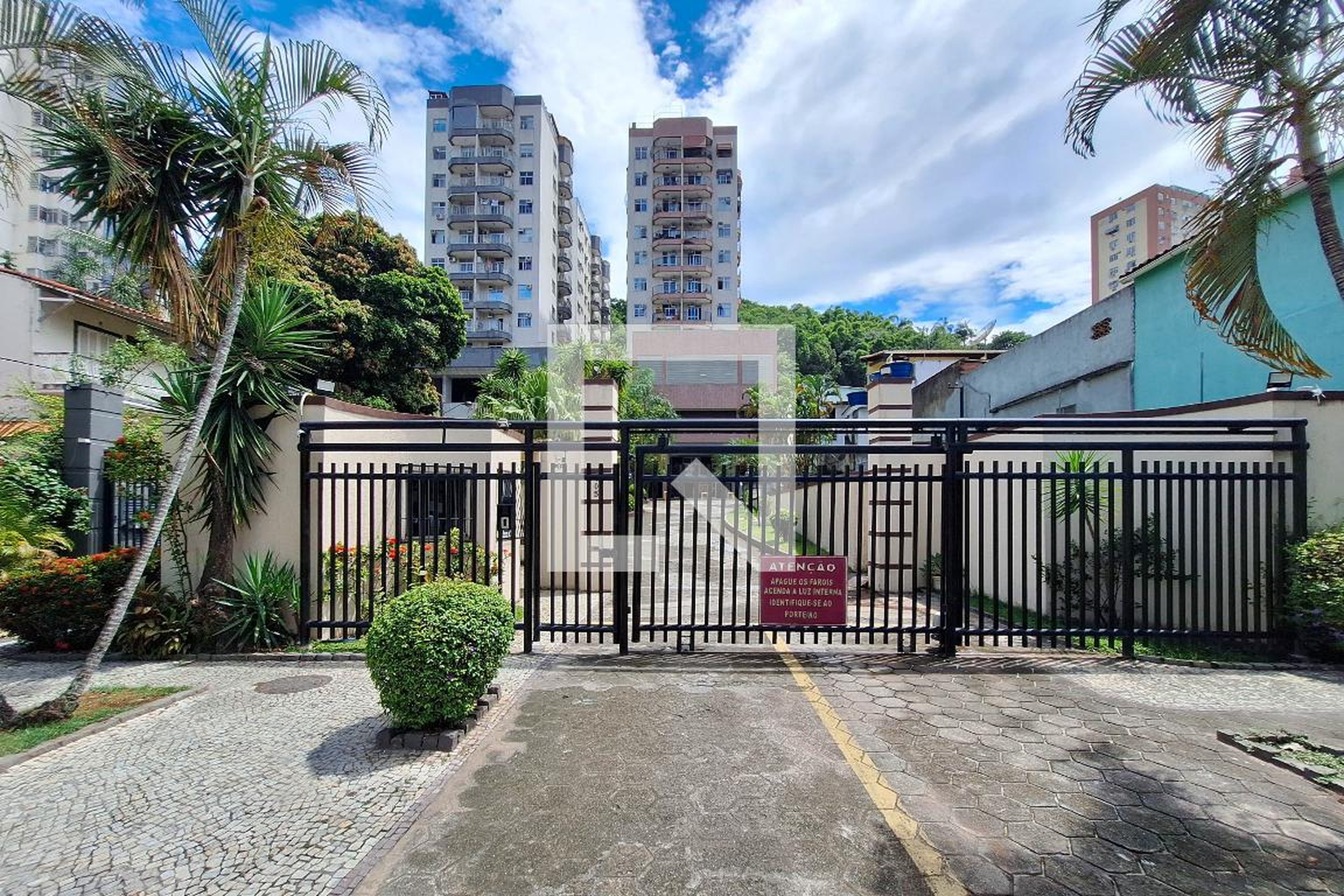 Fachada Condomínio Tour de Nice