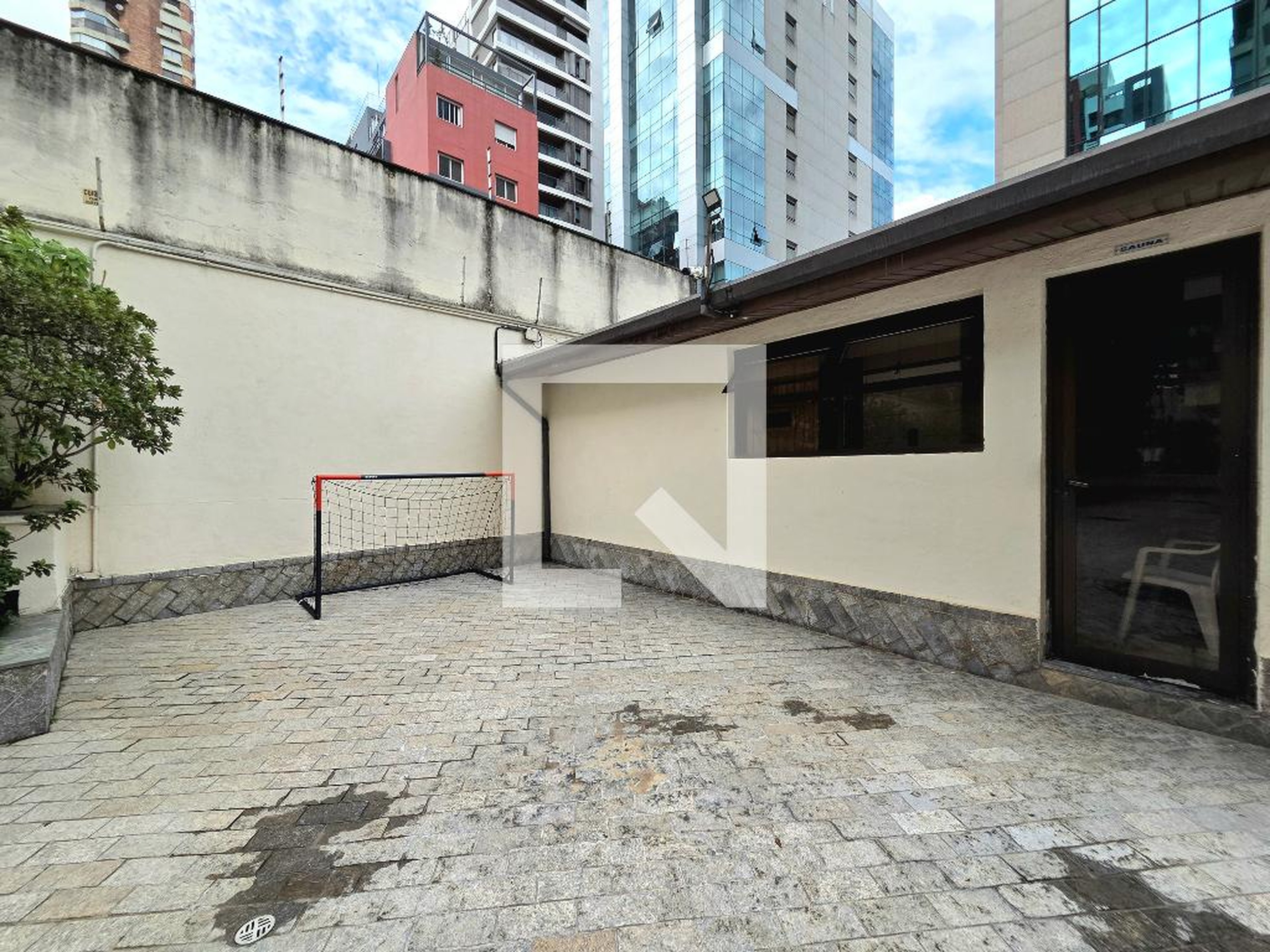 Área externa - Edifício Maison Guy Laroche