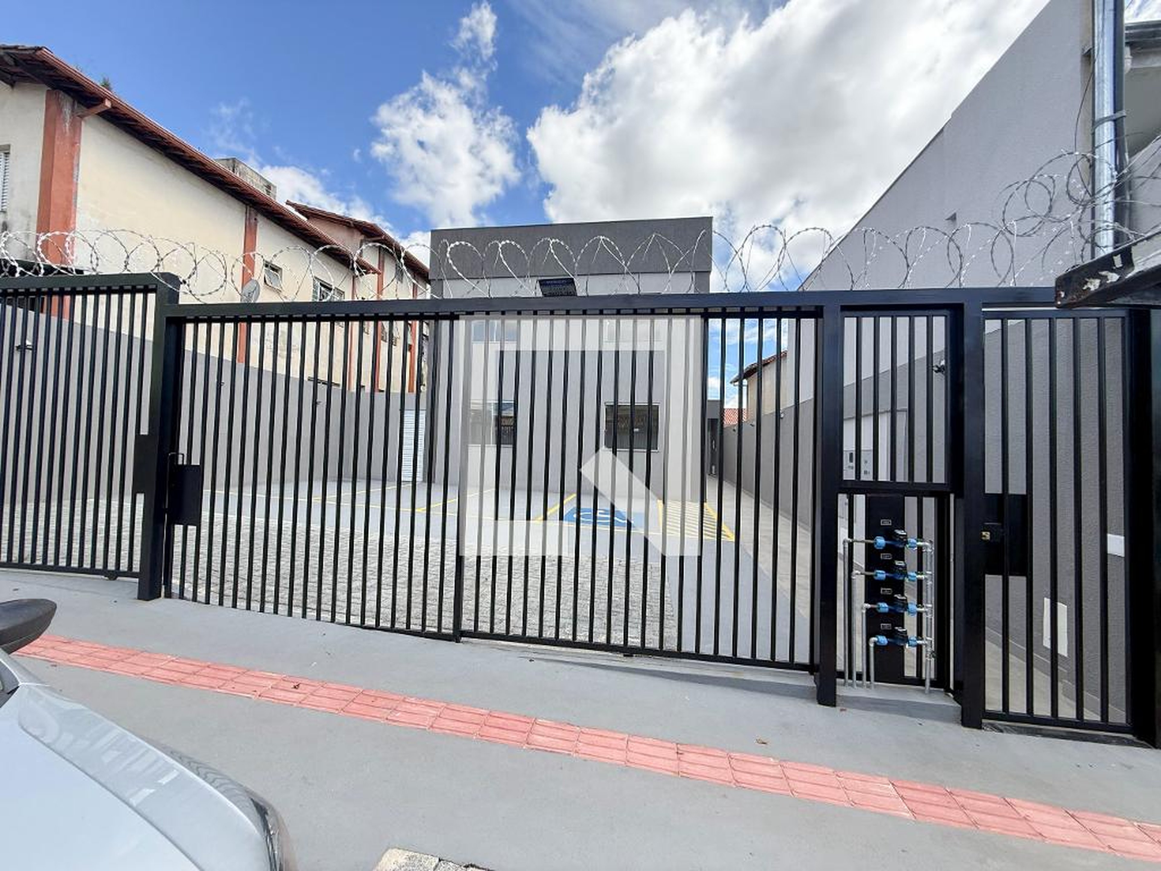 Fachada Condomínio em Rua Francisco Passos, 490