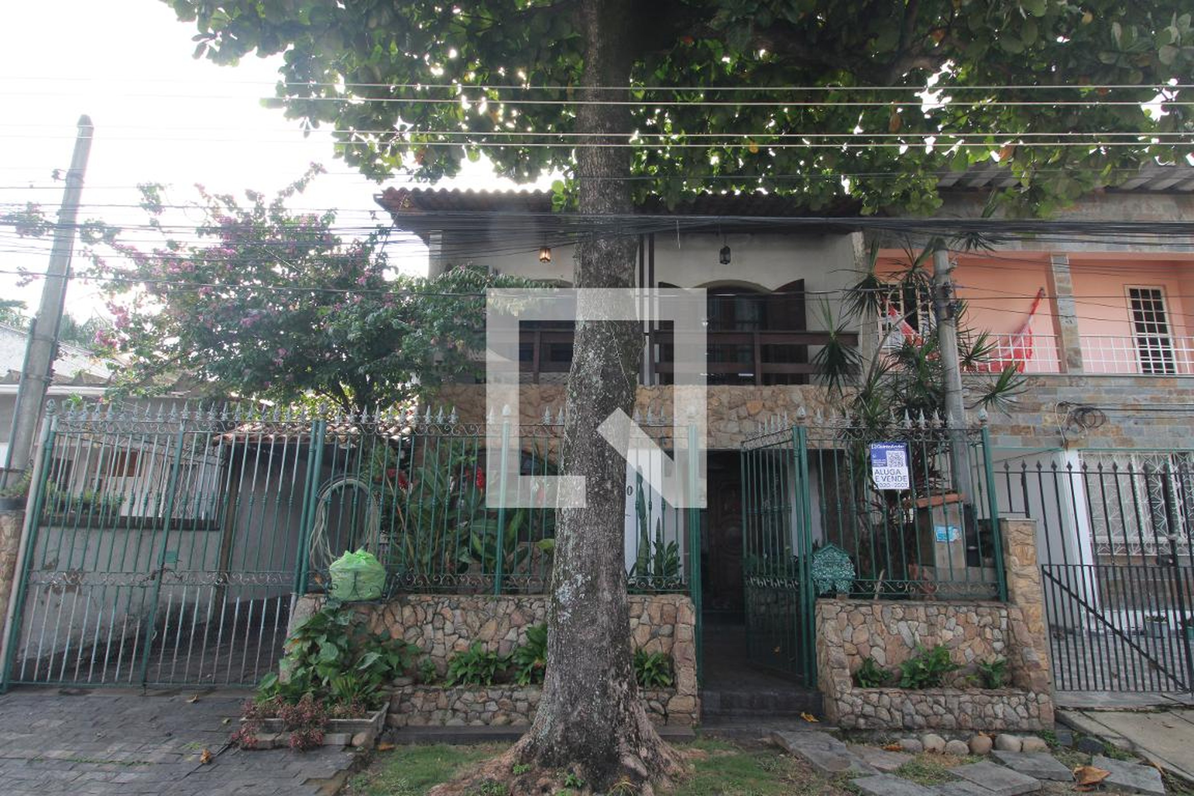 Fachada Condomínio em Rua Santo Ermínio, 220