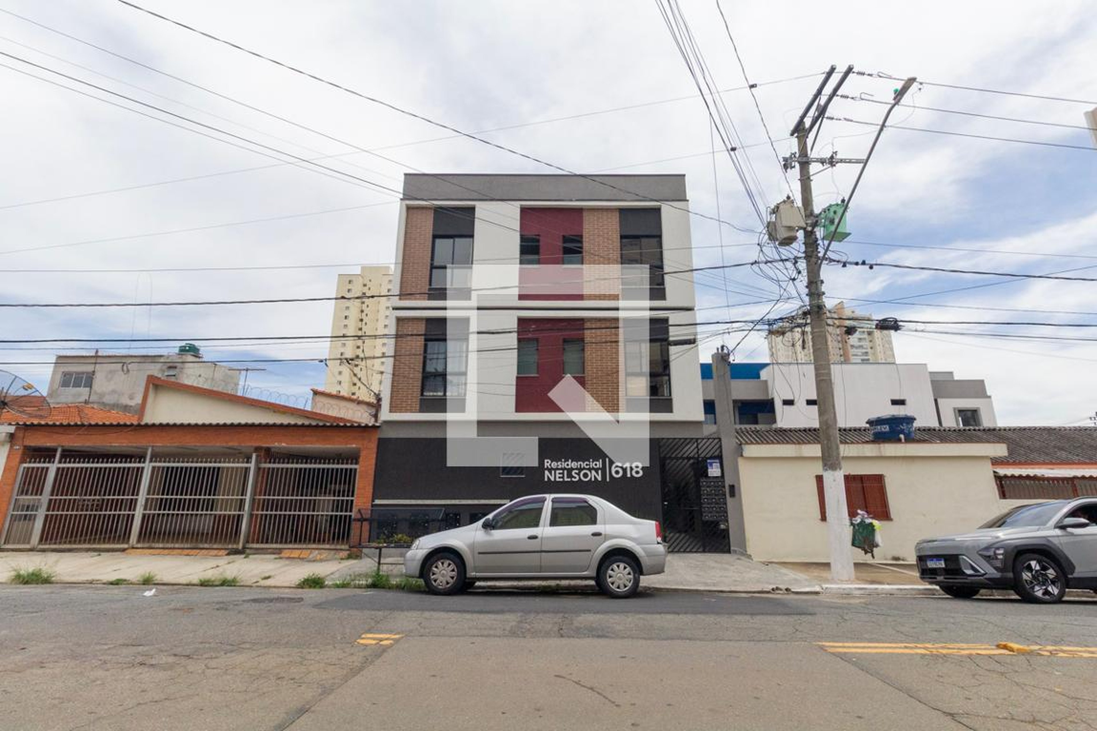 Fachada Condomínio em Rua Doutor Jorge Veiga, 618