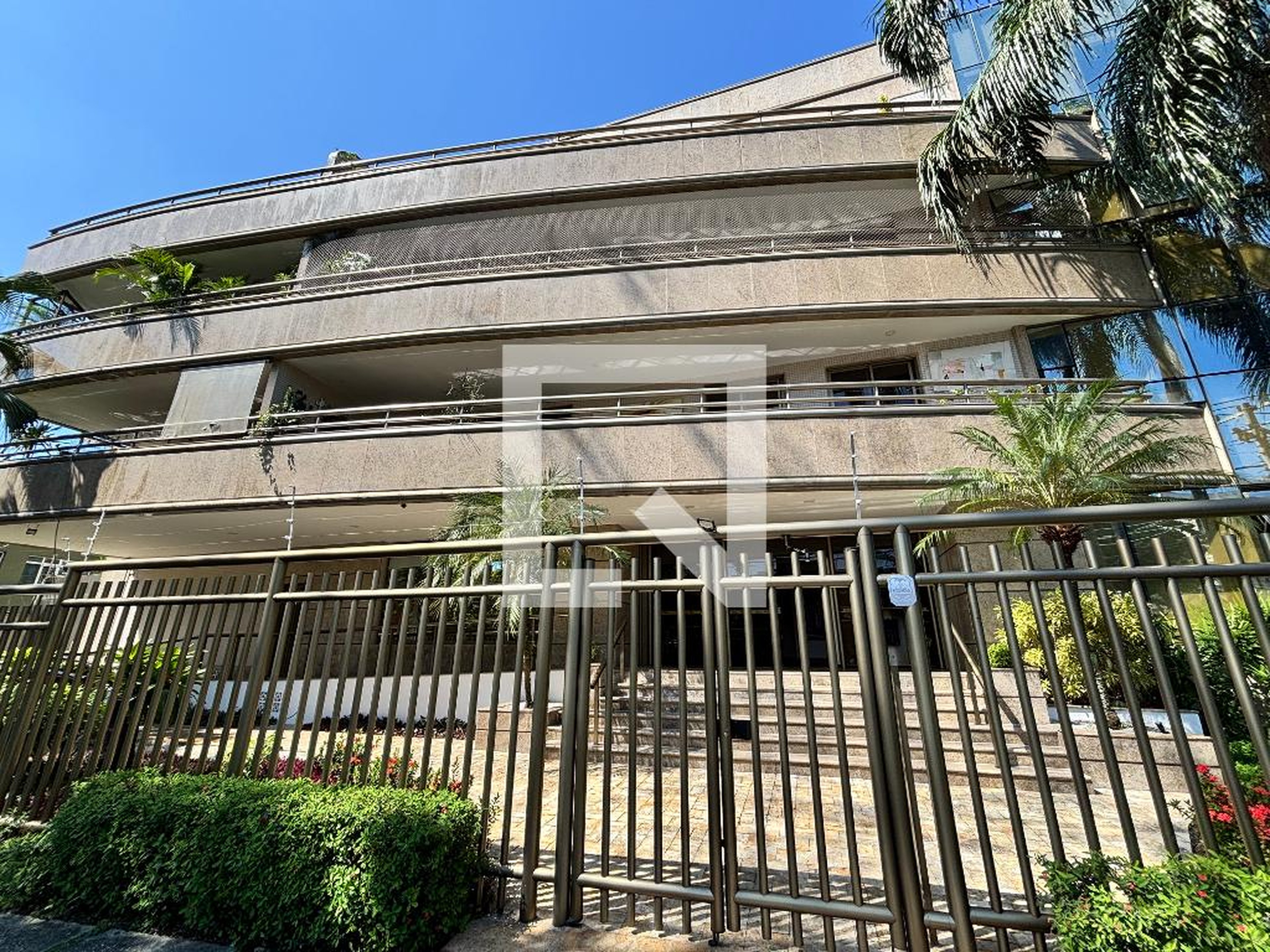 Fachada Condomínio Golden Well