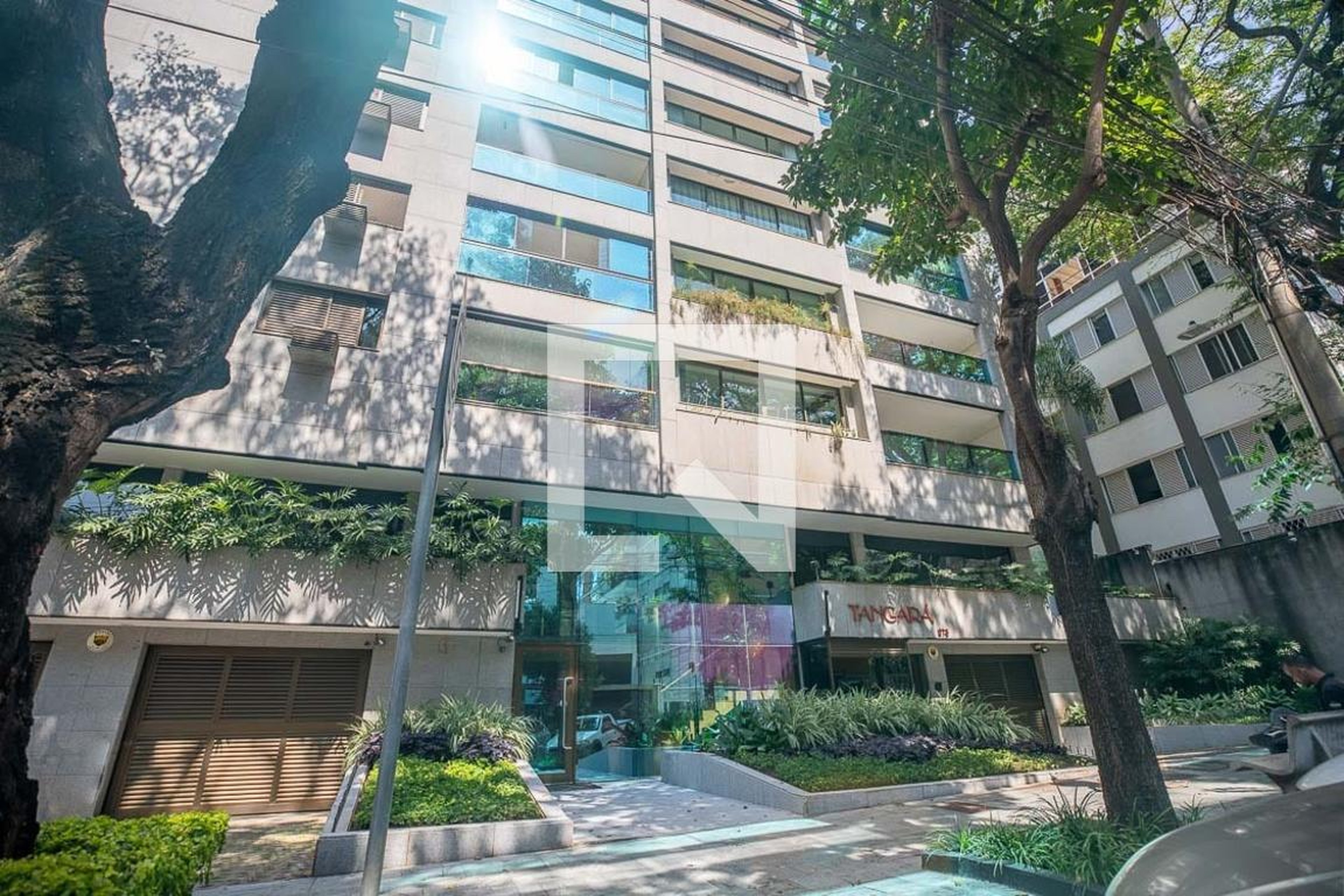 Fachada Condomínio em Rua Antônio de Albuquerque, 973