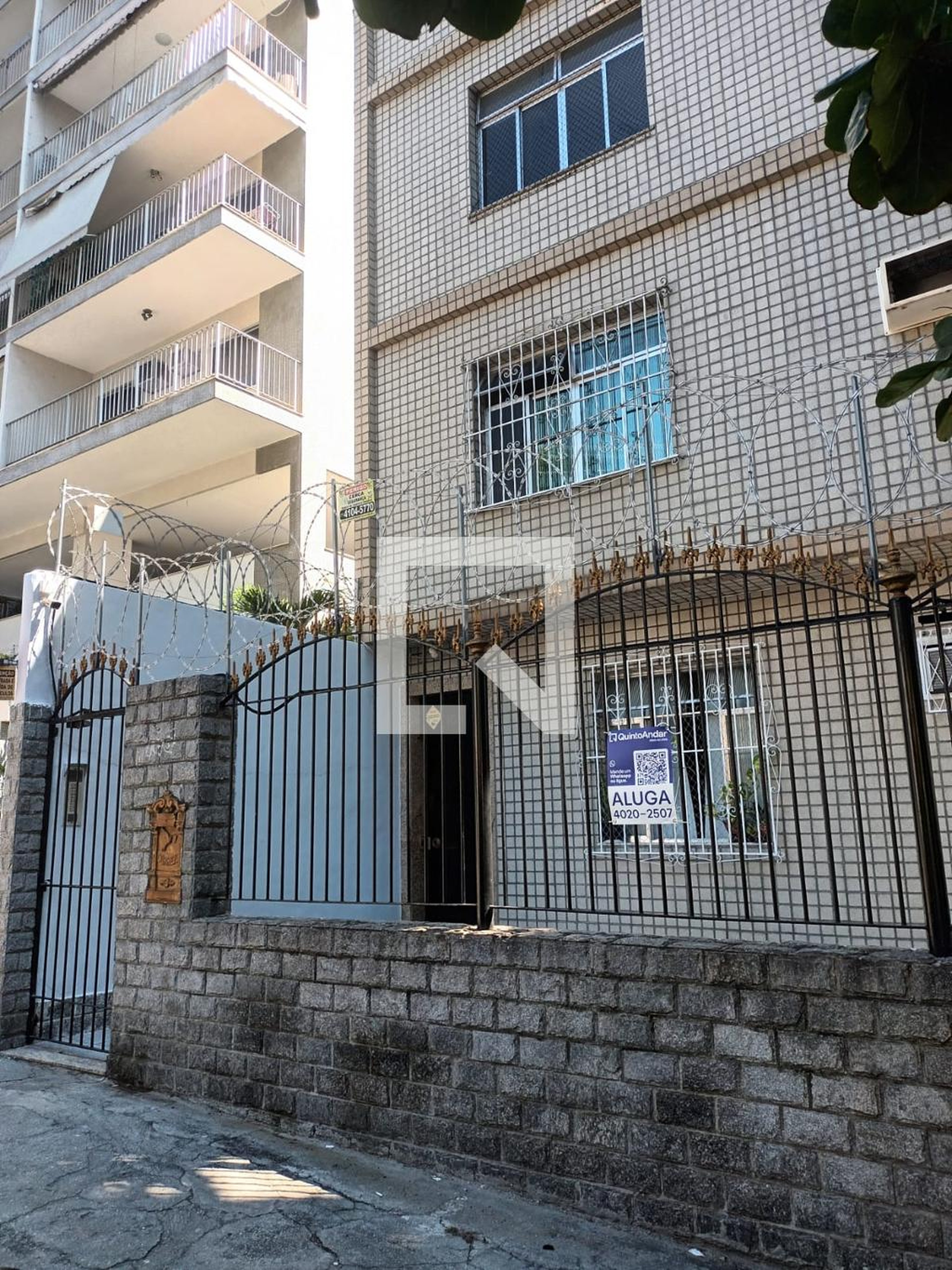 Fachada Condomínio Menezes Vieira