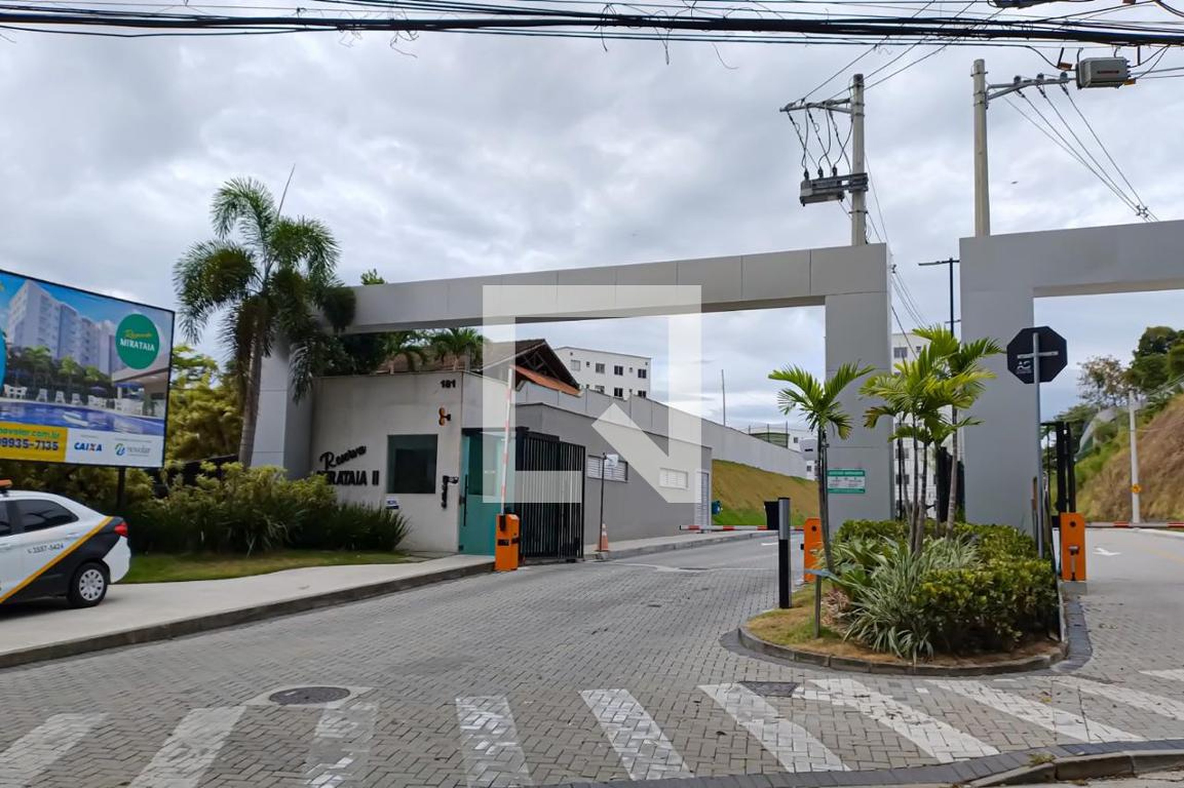 fachada Condomínio em Rua Mirataia, 251