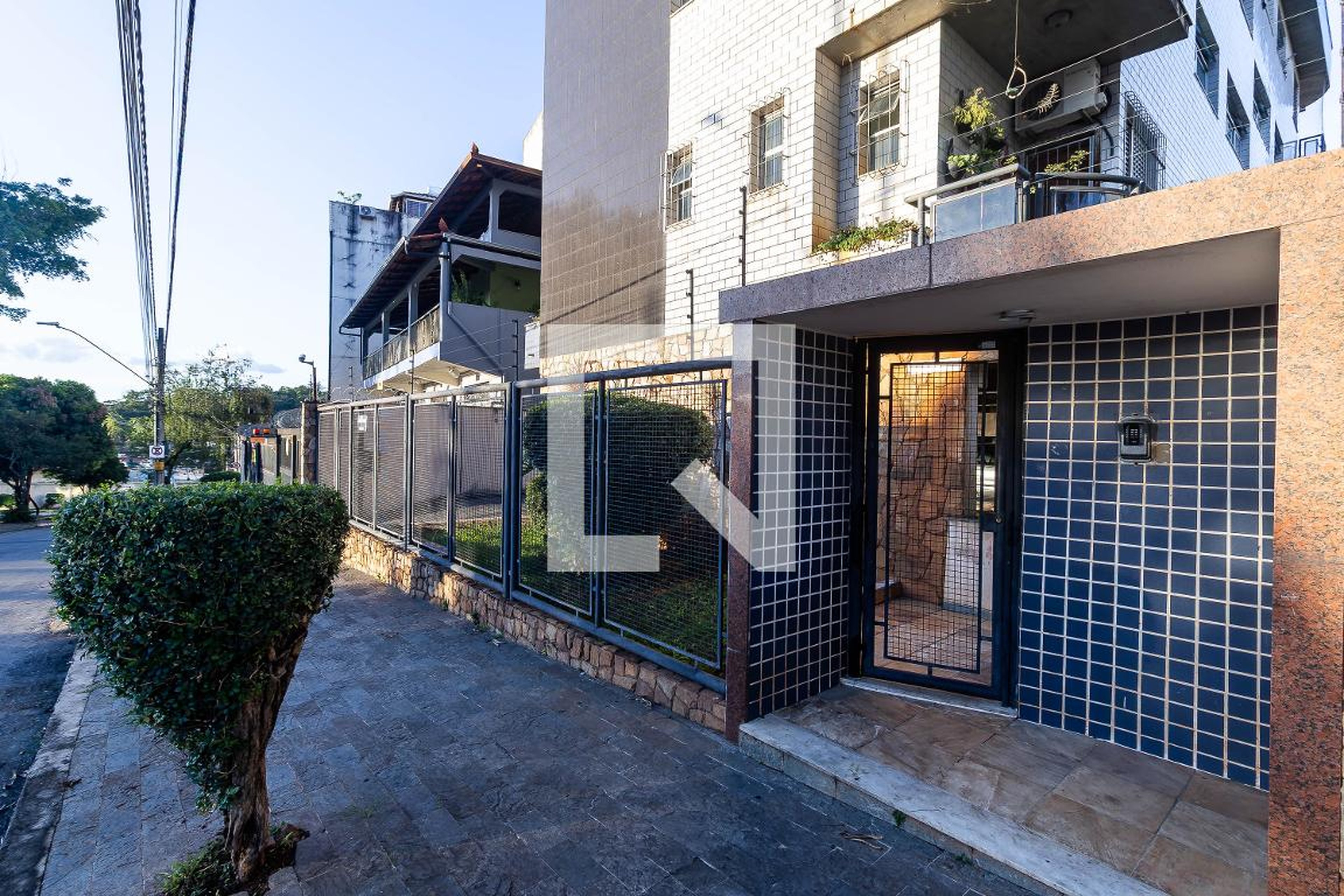 Fachada Condomínio em Rua Wiver Hernandes da Silva, 560