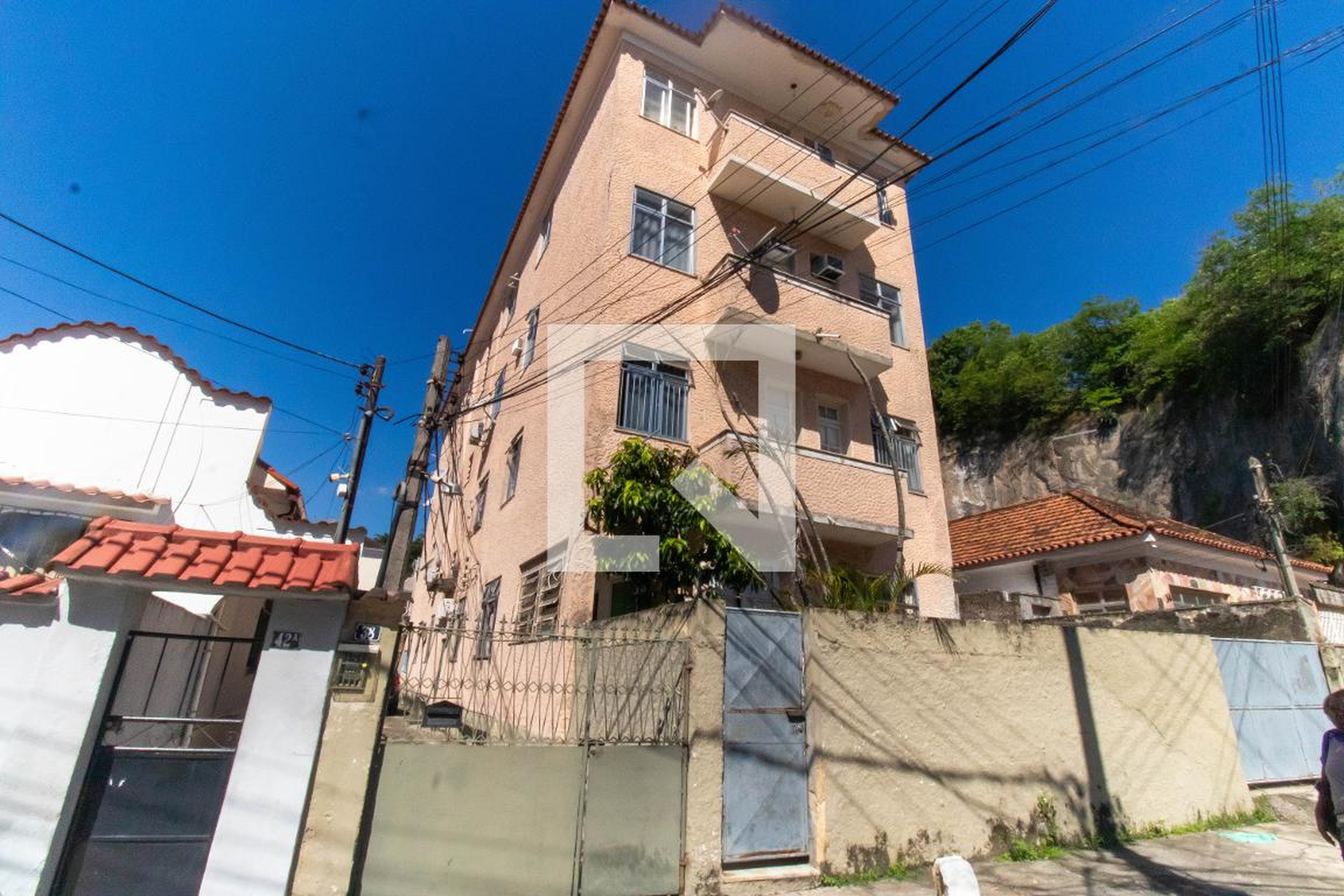 Fachada Condomínio em Rua Cadete Xavier Leal, 38