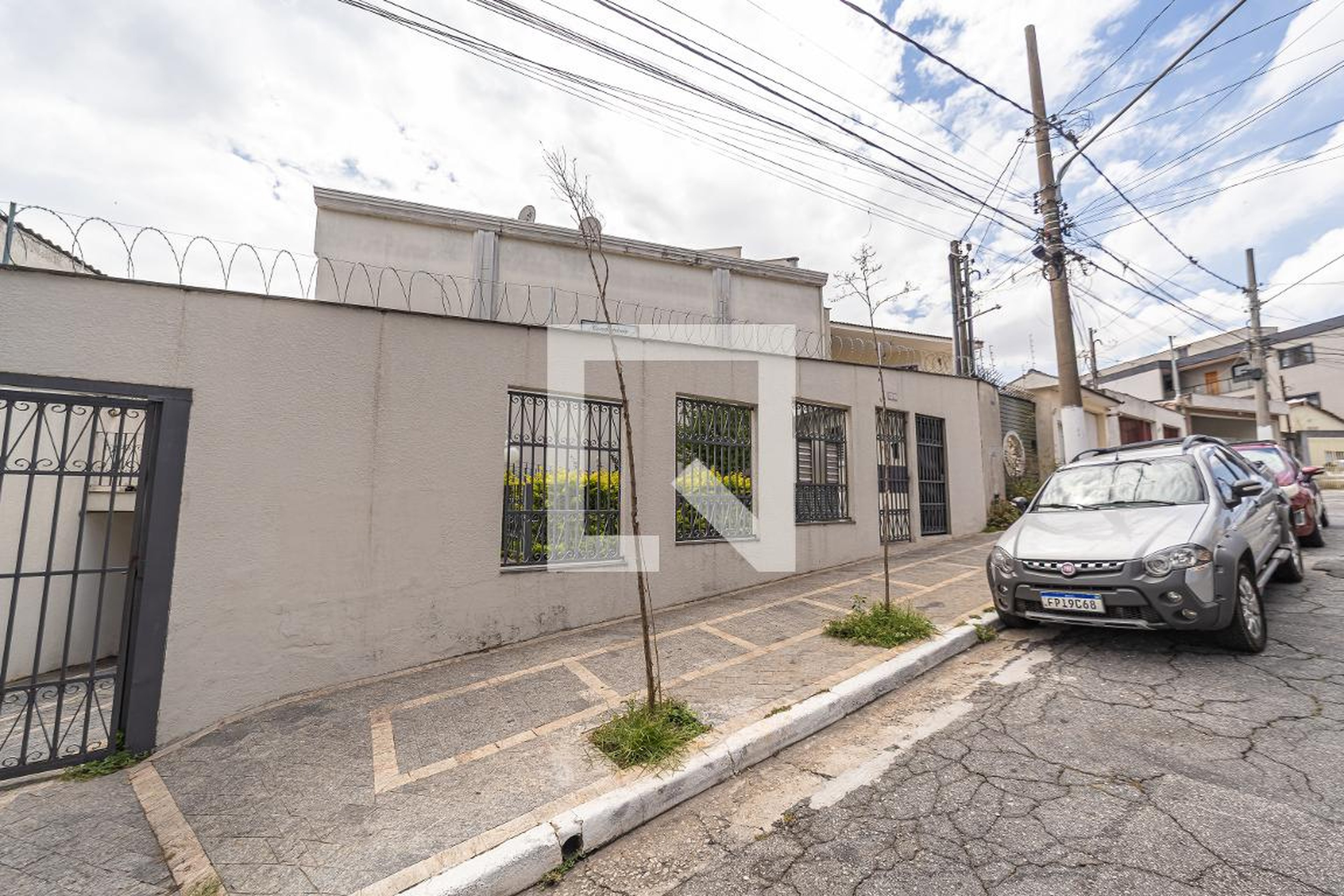 Fachada Condomínio em Rua Gregório Souza, 521