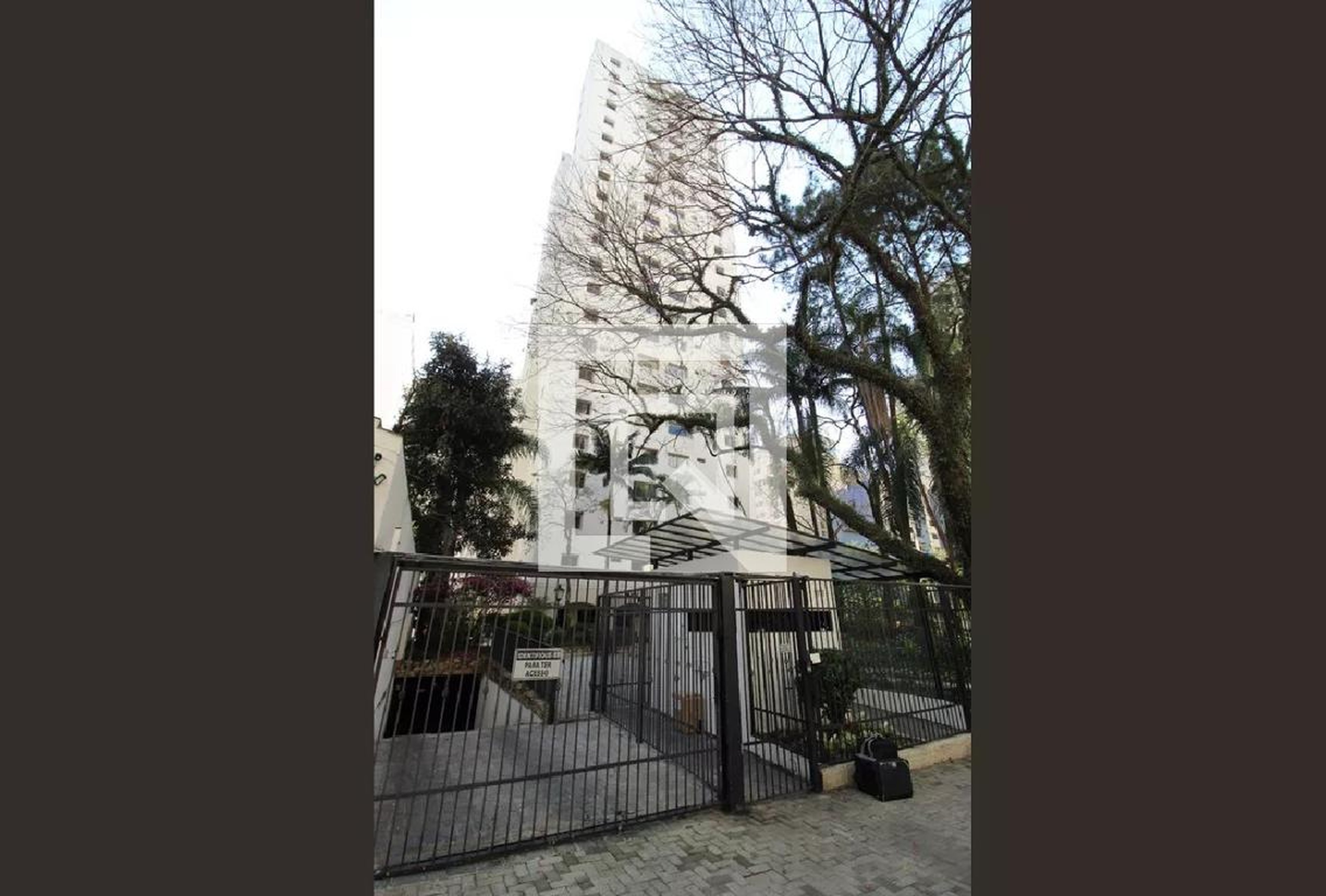 Fachada Condomínio Maison Charpentier