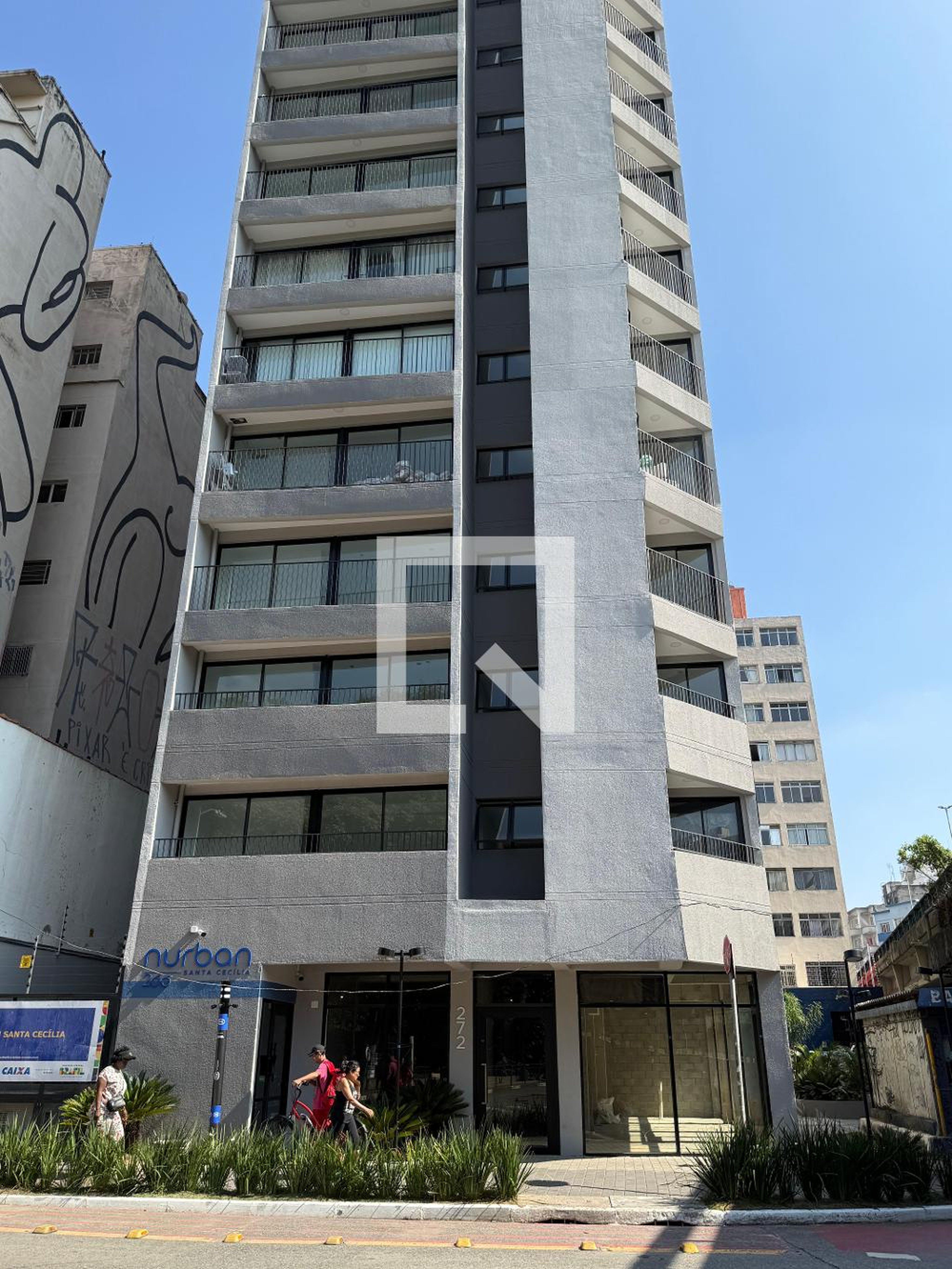 Fachada Condomínio em Rua Ana Cintra, 272