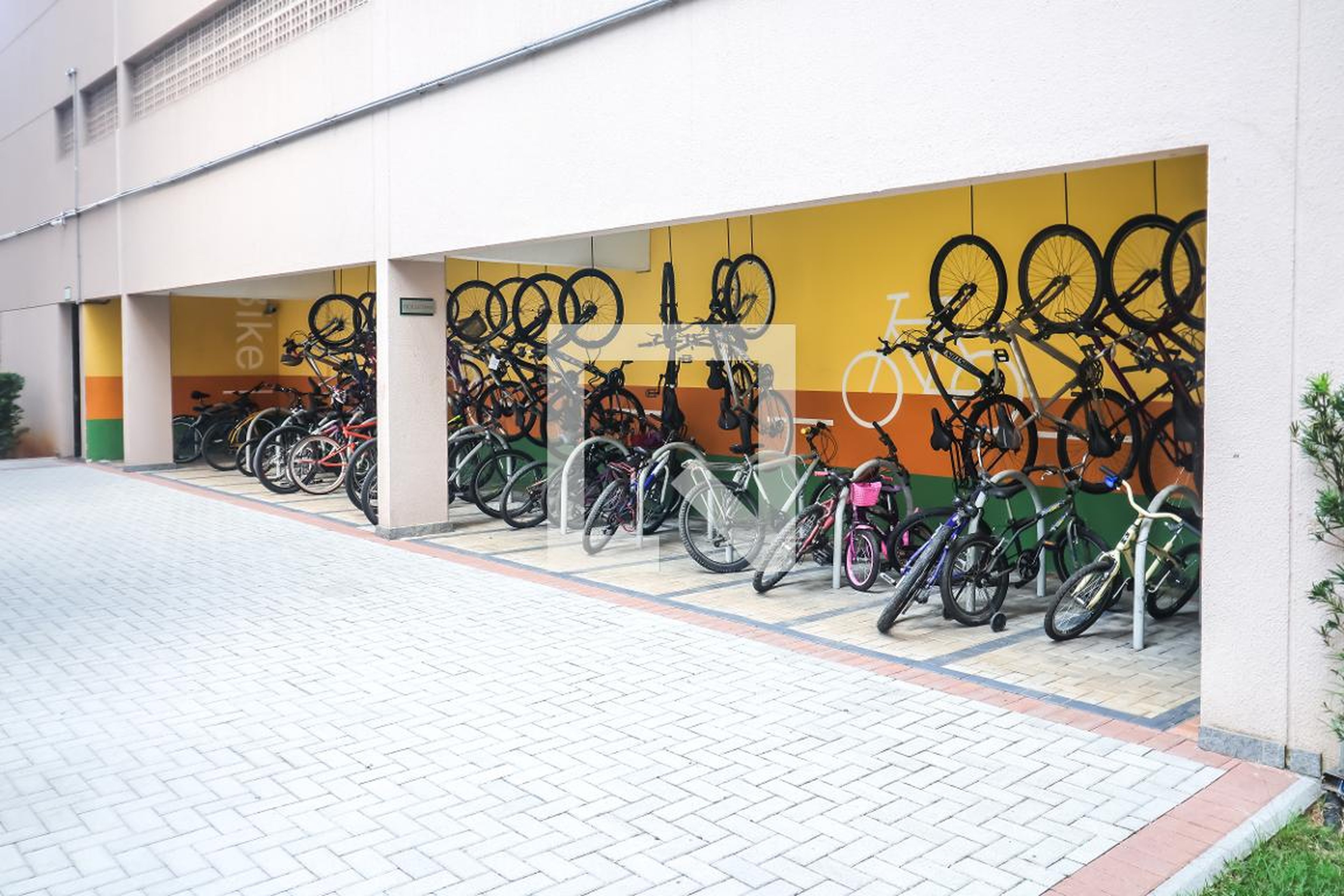 Bicicletário - Avenida dos Ourives, 780, 157, Torre 2 - 15 andar - Jardim S