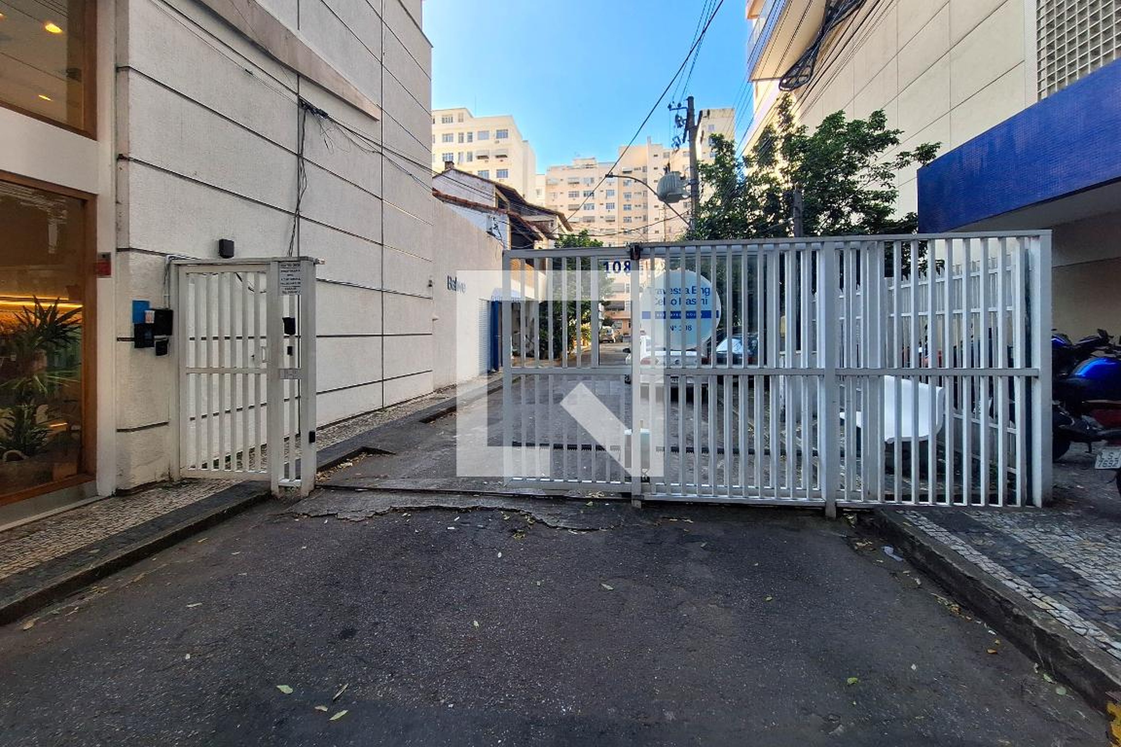 Fachada Condomínio em Rua Lopes Trovão, 108