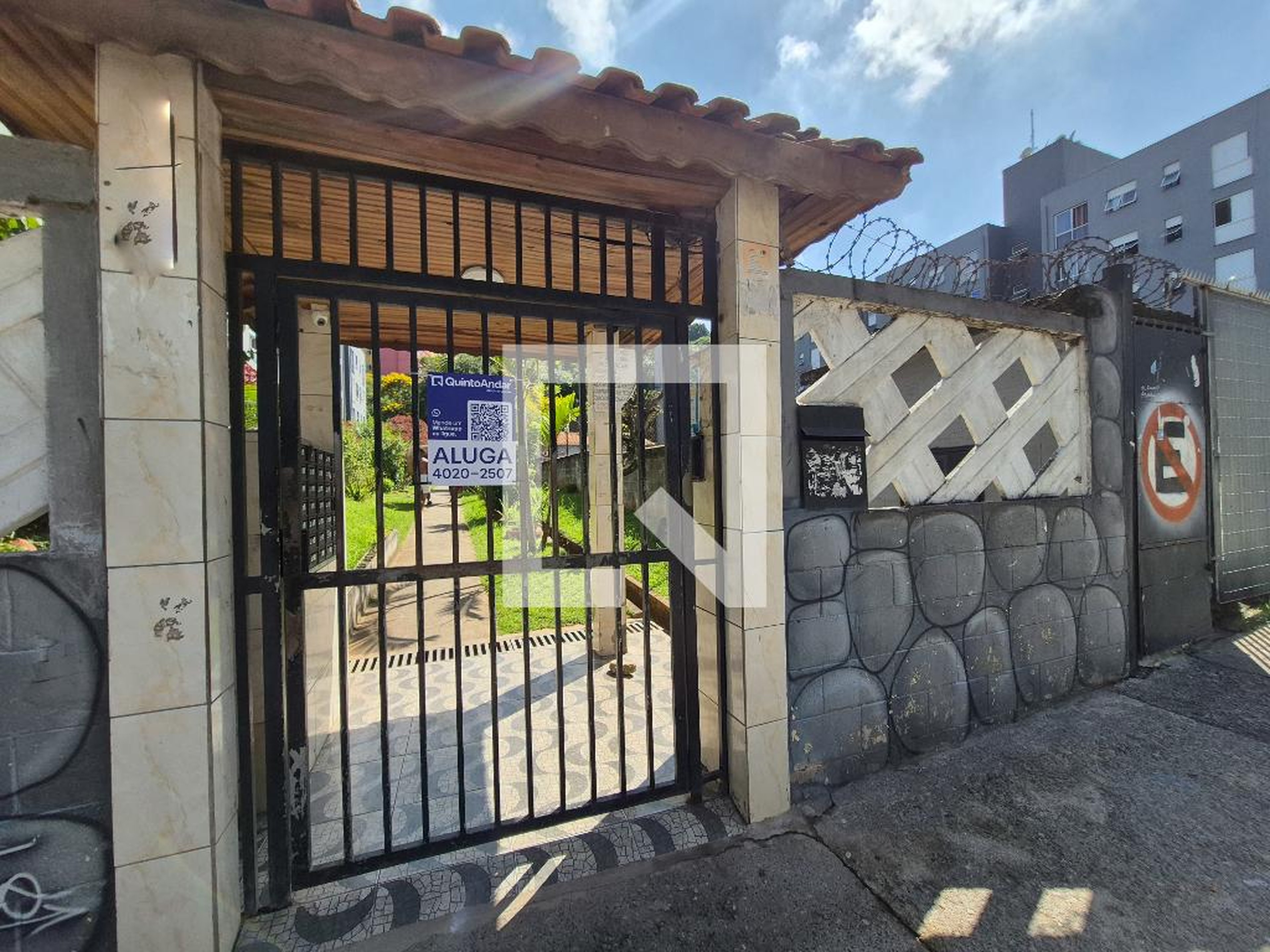 Fachada Condomínio em Rua Padre Aldemar Moreira, 377