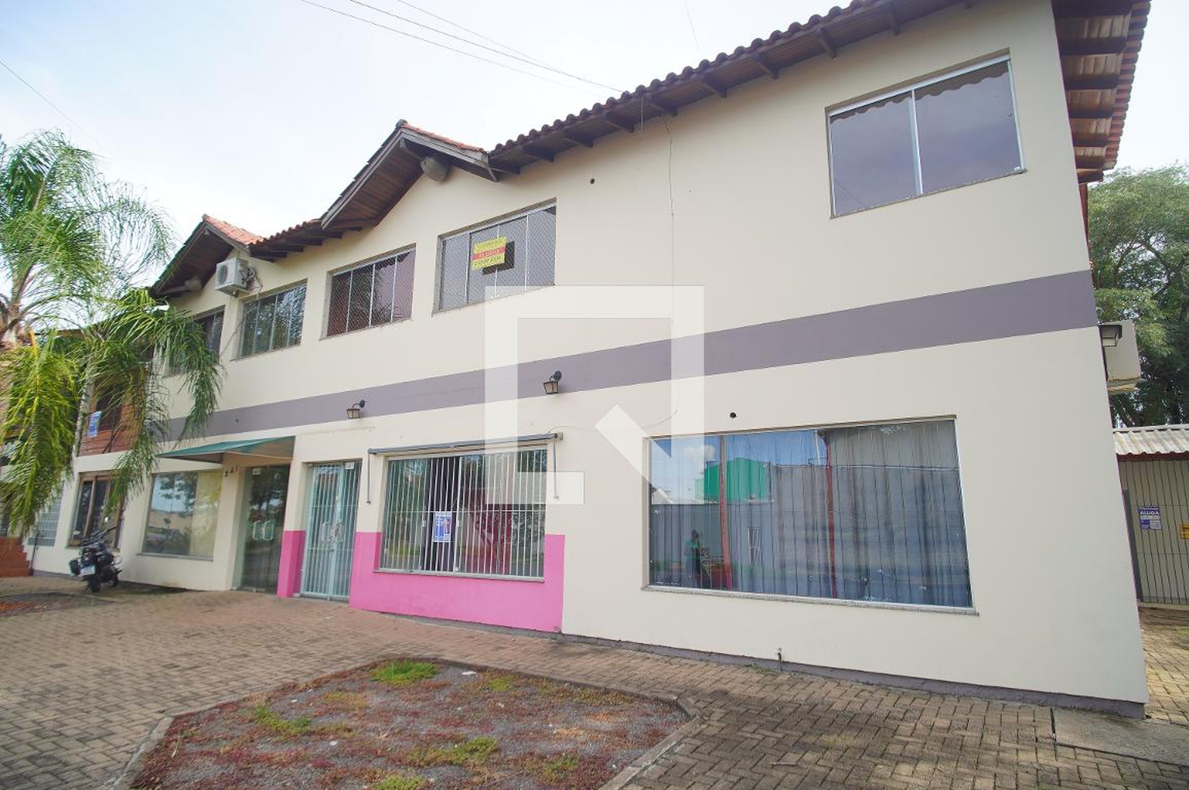 Fachada Condomínio em Rua Estevan de Araújo Almeida, 241