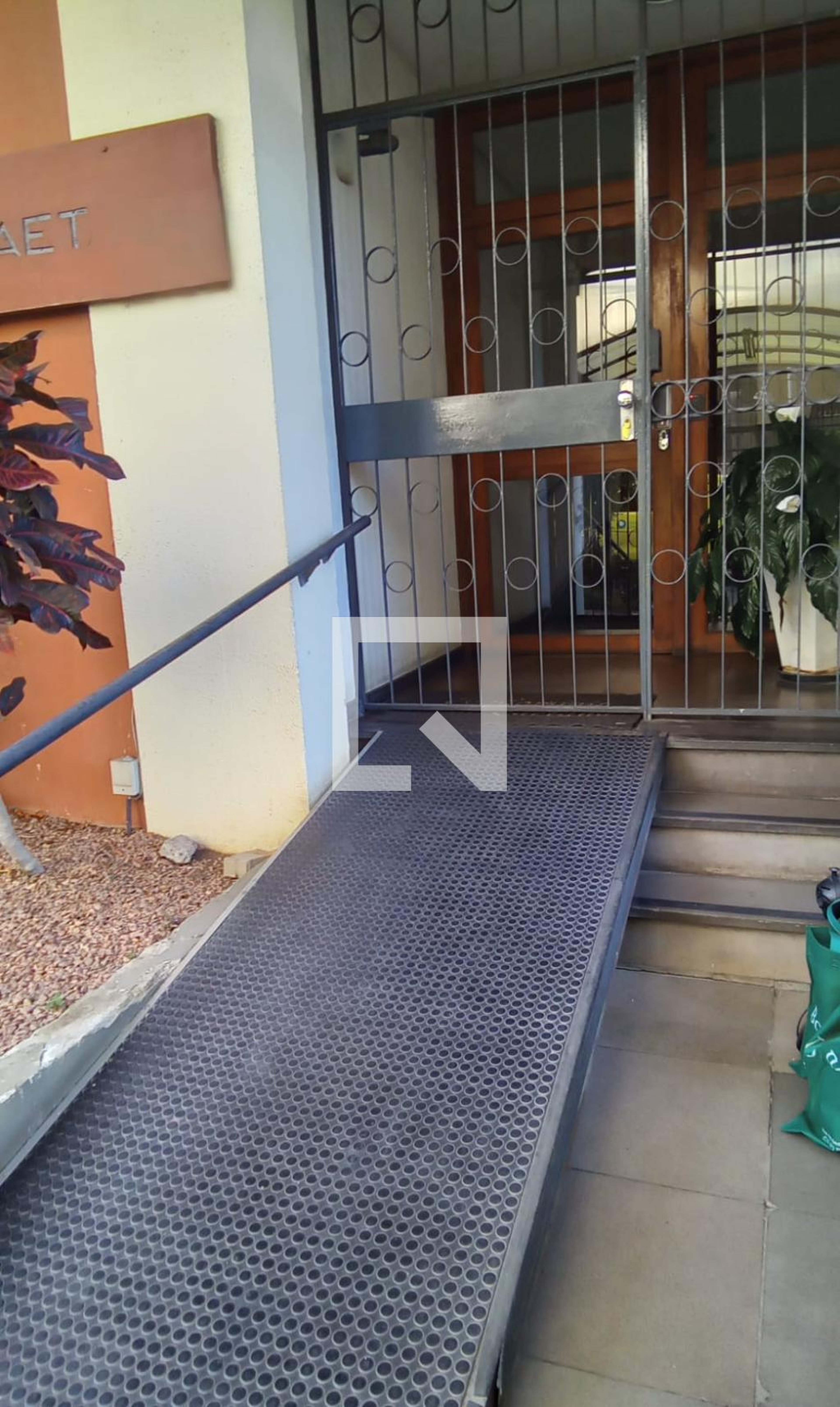 Área externa Condomínio em Rua Câncio Gomes, 715