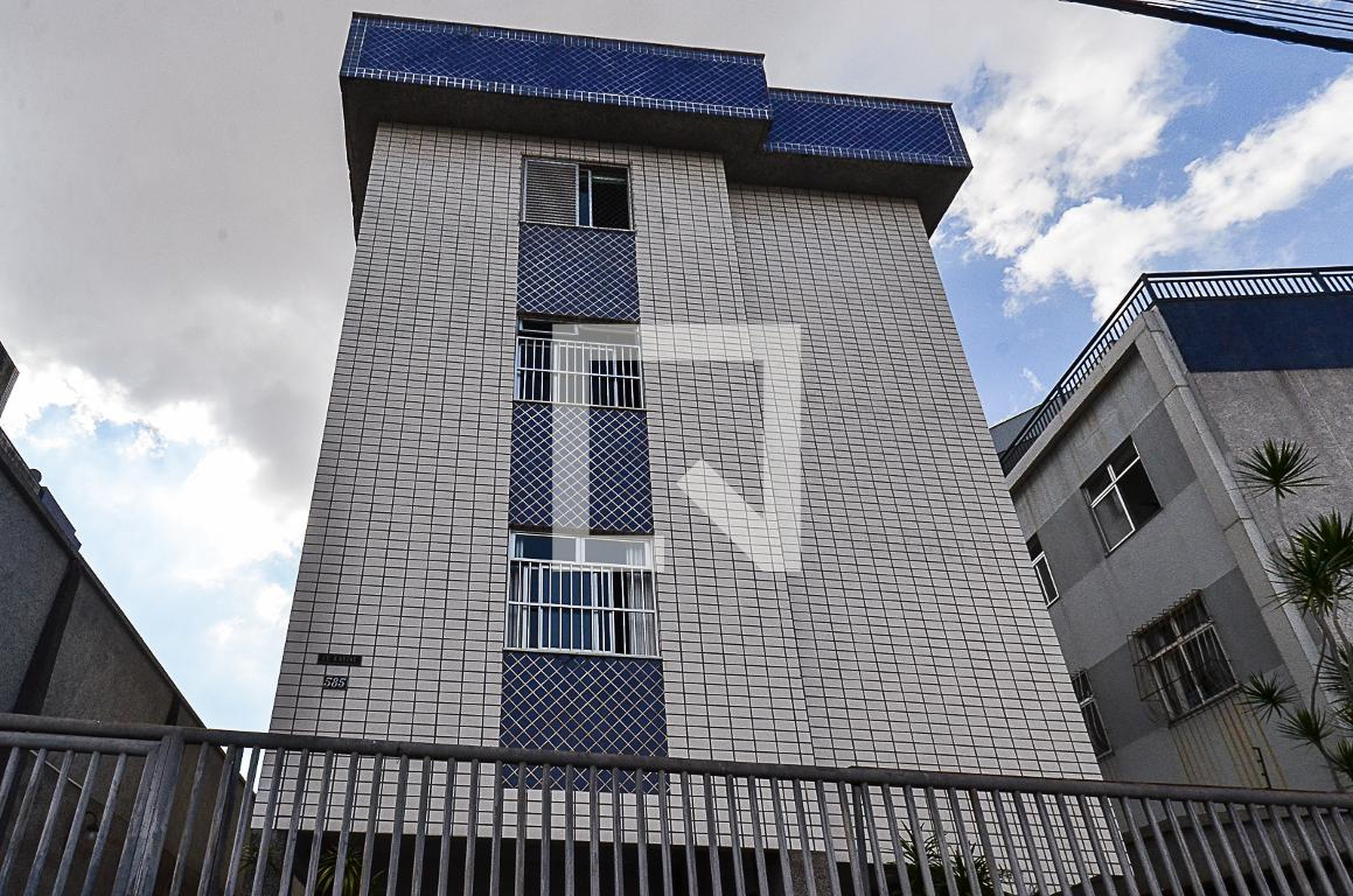 Fachada Condomínio em Rua Nelson, 585