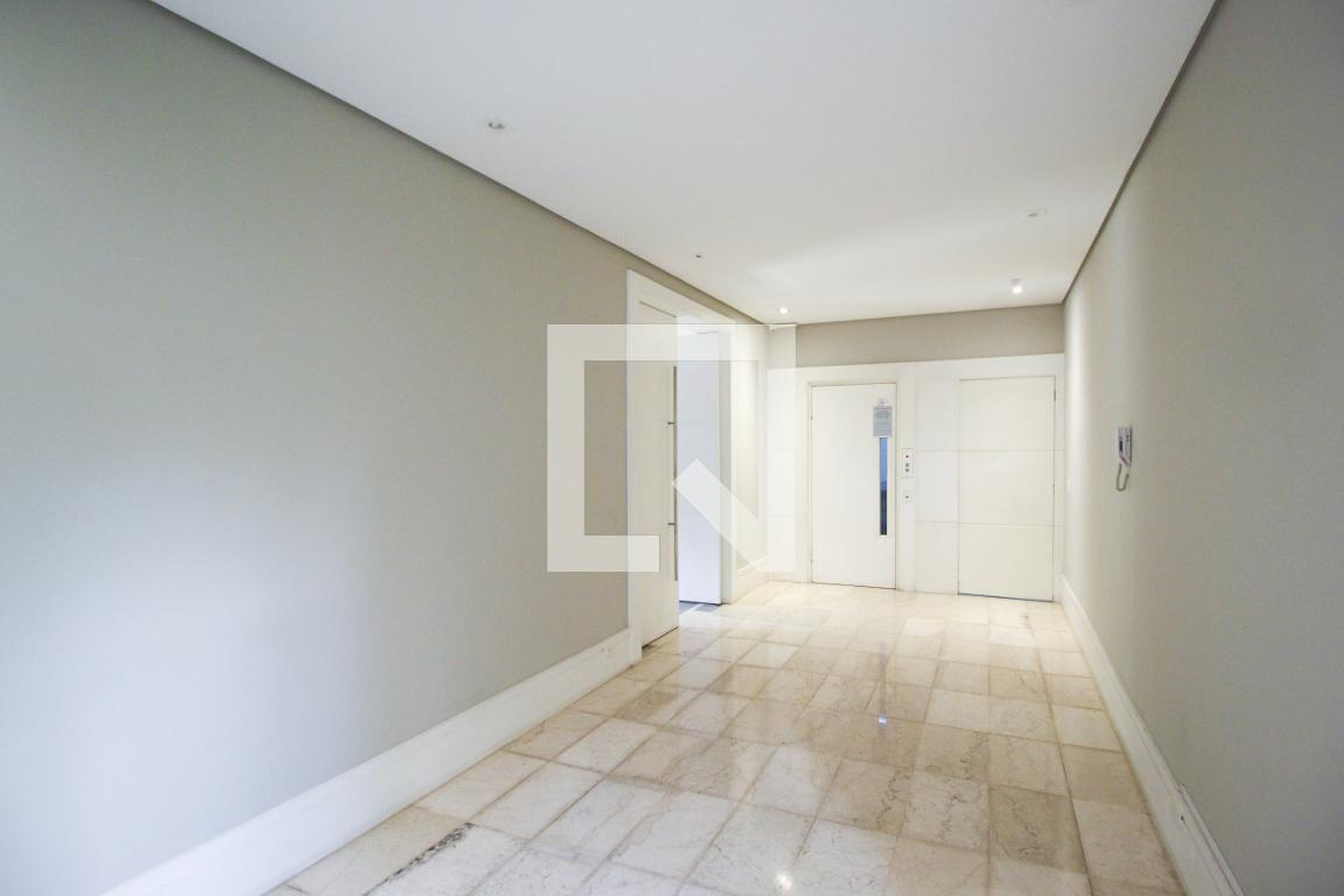 Hall - Montfort