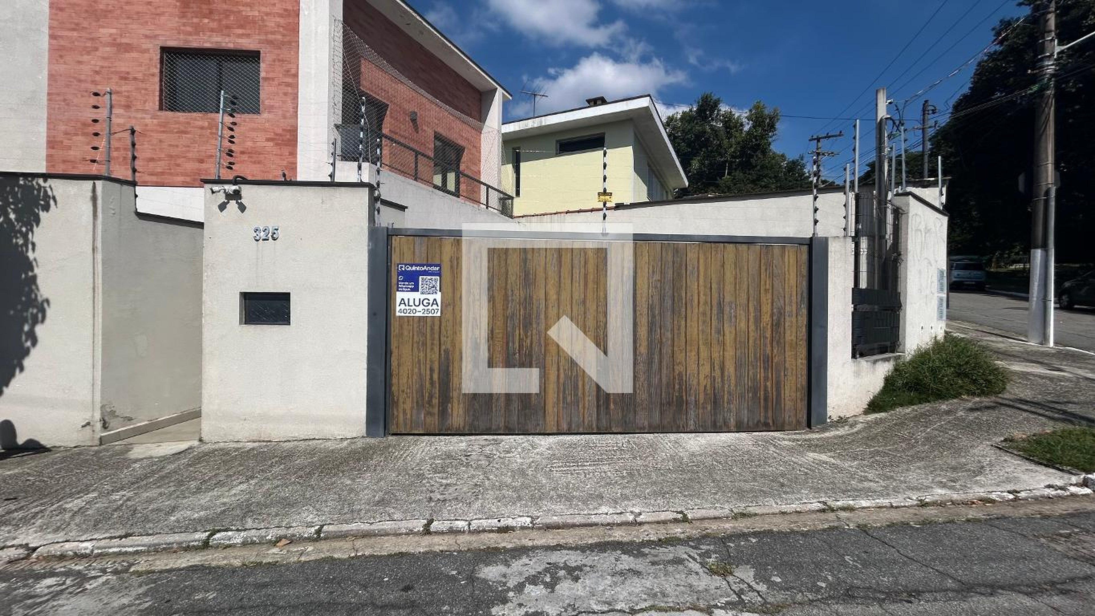 Fachada Condomínio em Rua Manuel Vaz, 300