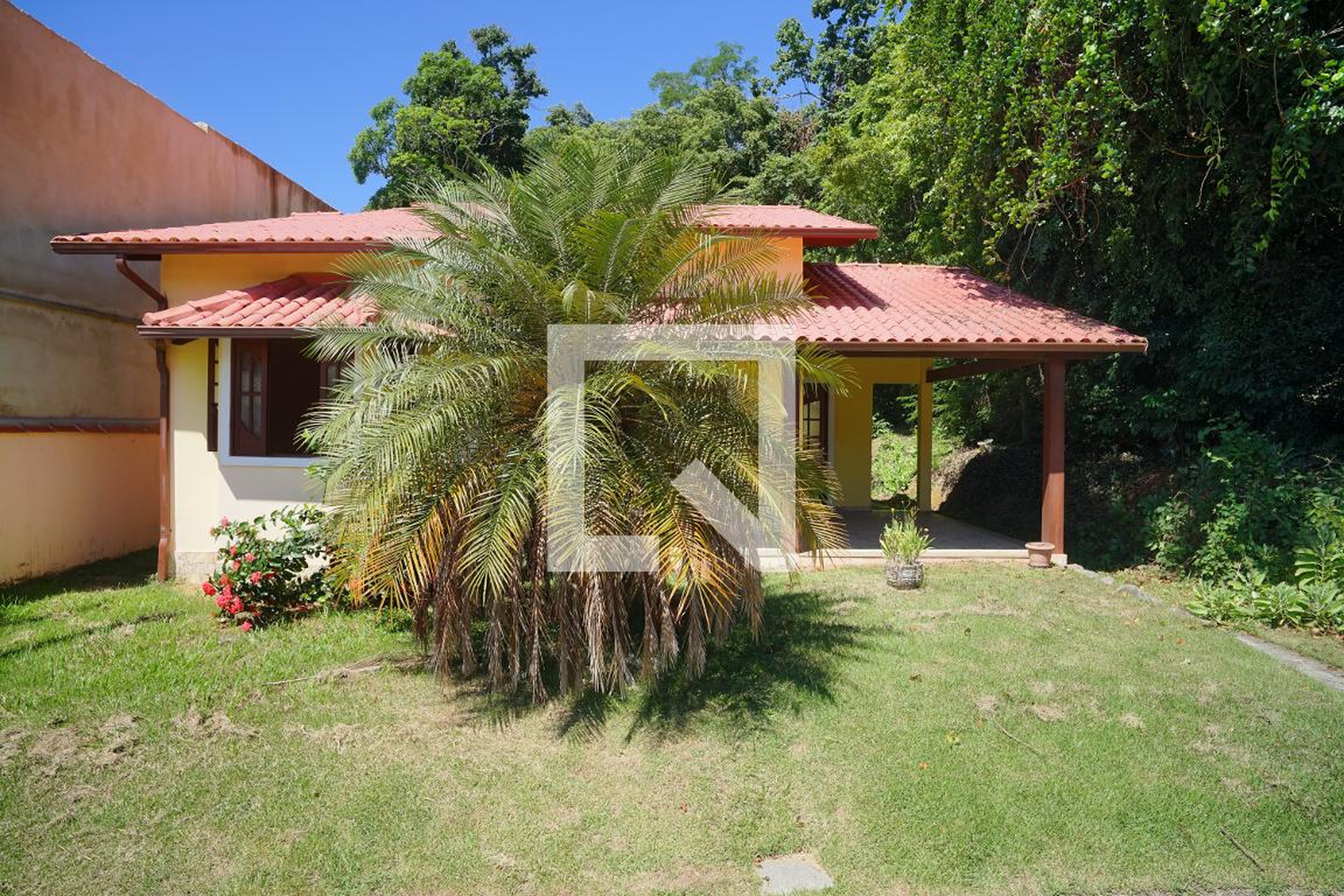 Fachada Condomínio em Rodovia Amaral Peixoto, km 23