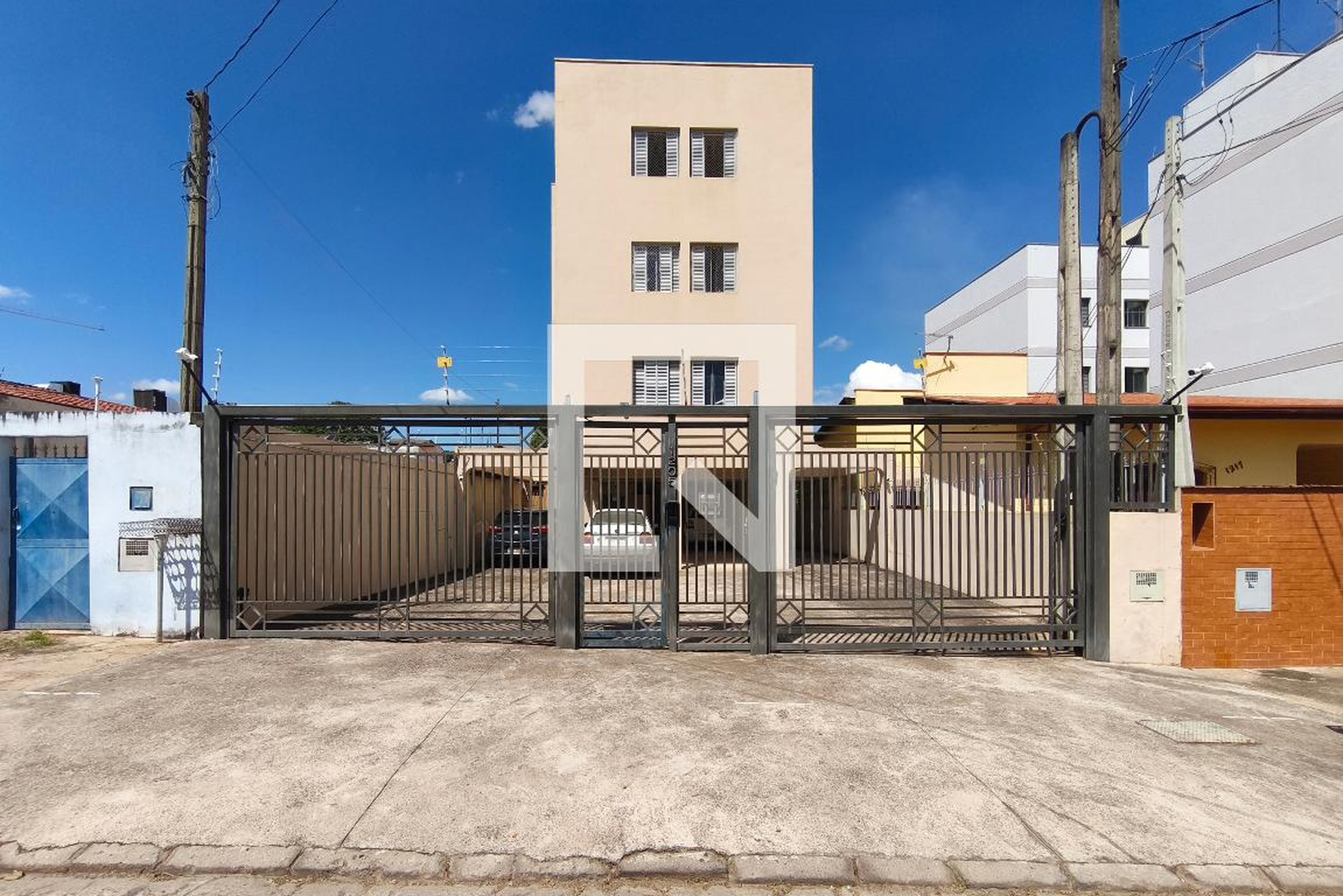 Fachada do Condomínio Condomínio GT