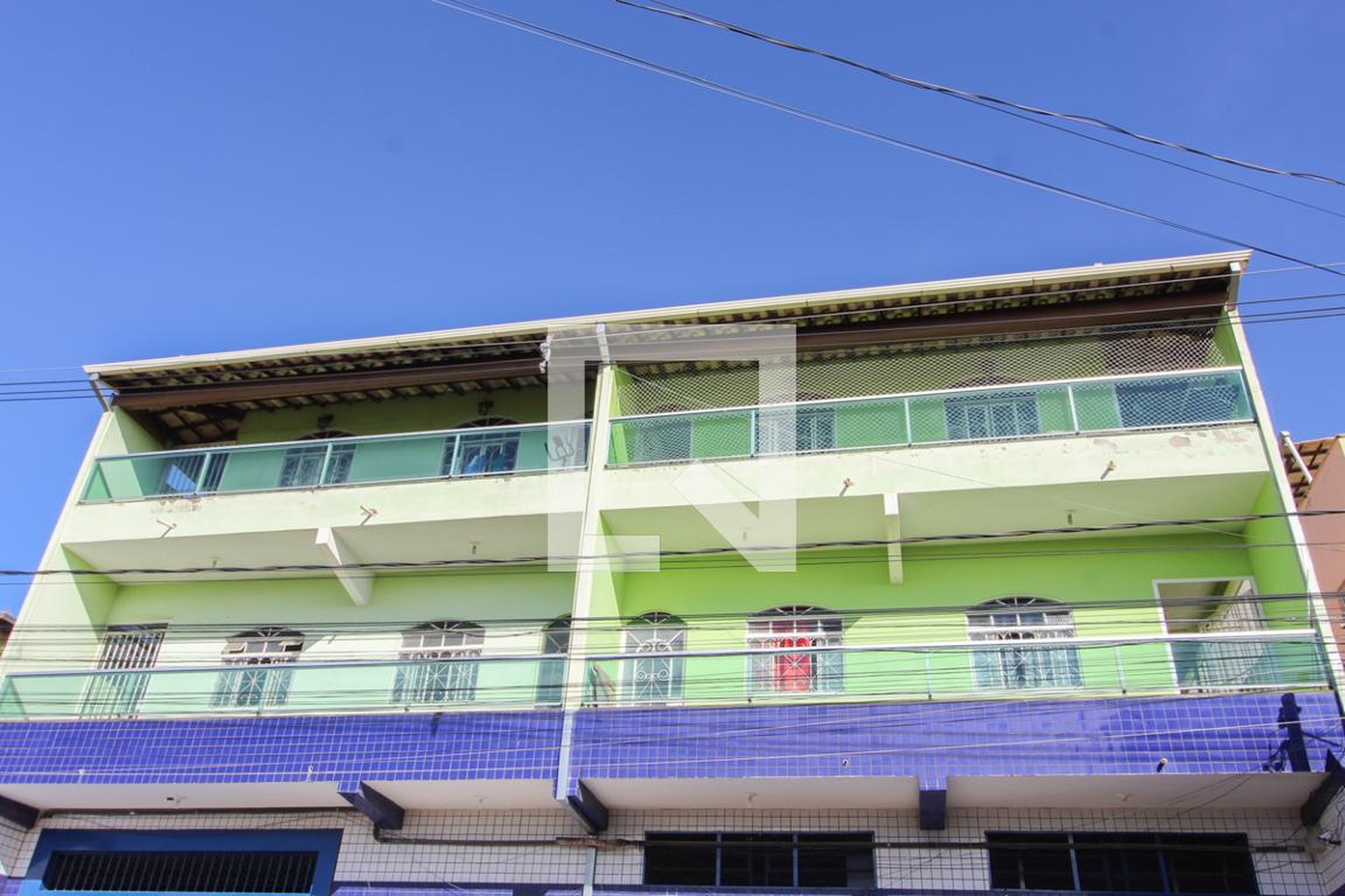 Fachada Condomínio em Rua Radialista Augusto Neto, 168