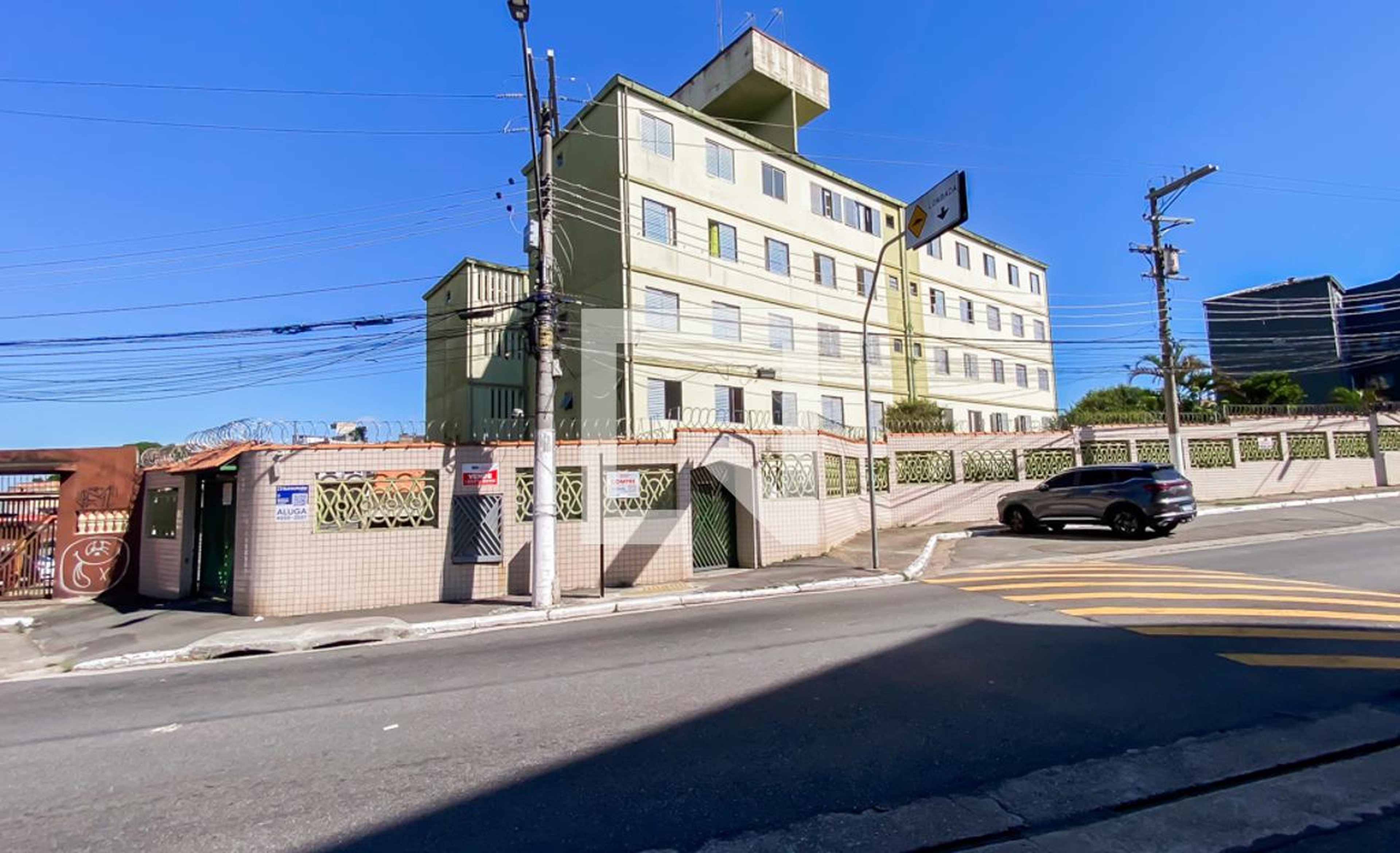 Fachada Condomínio em Rua Padre Gabriel de Campos, 279