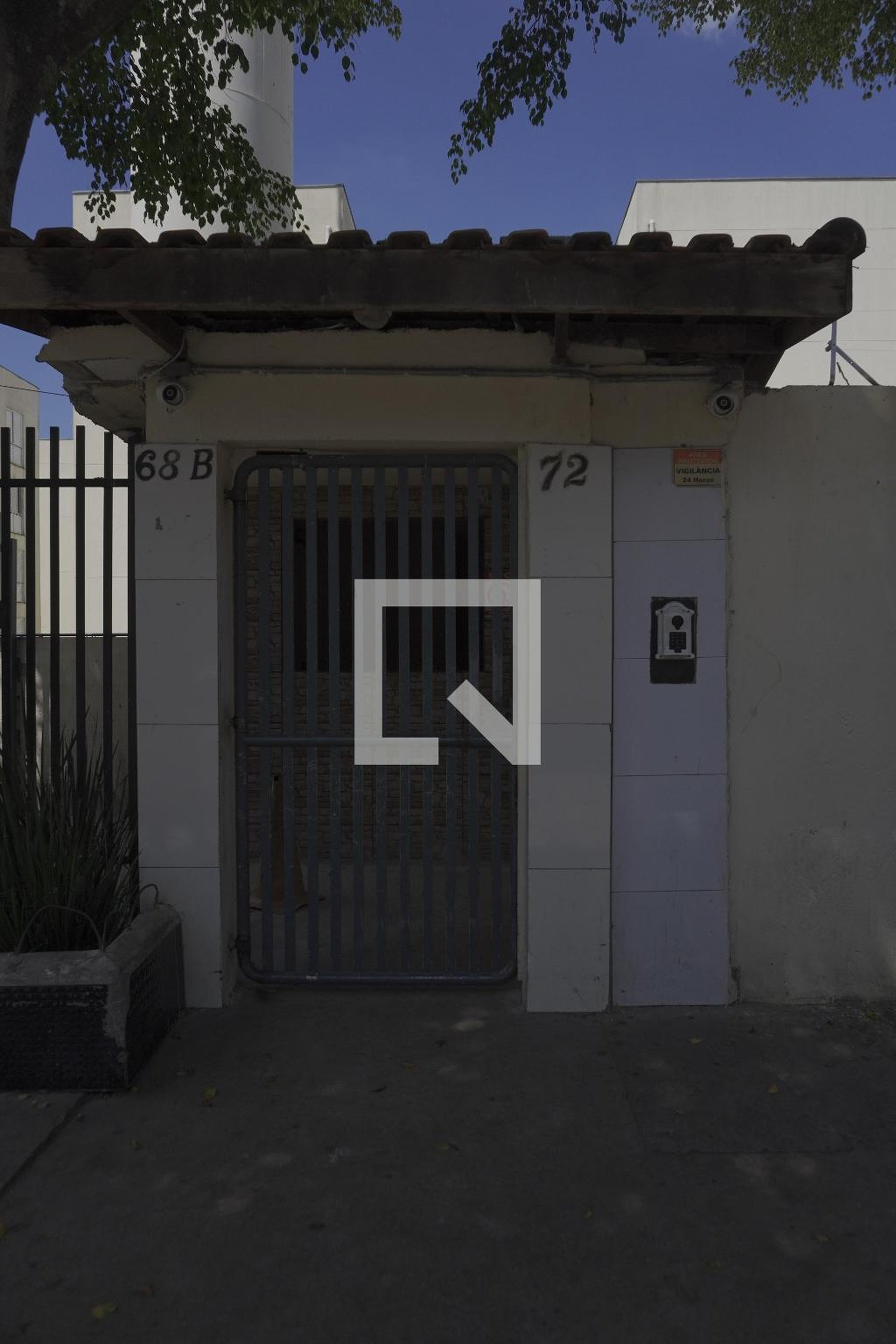 Fachada Condomínio em Rua Artur Gonçalves de Sales, 72