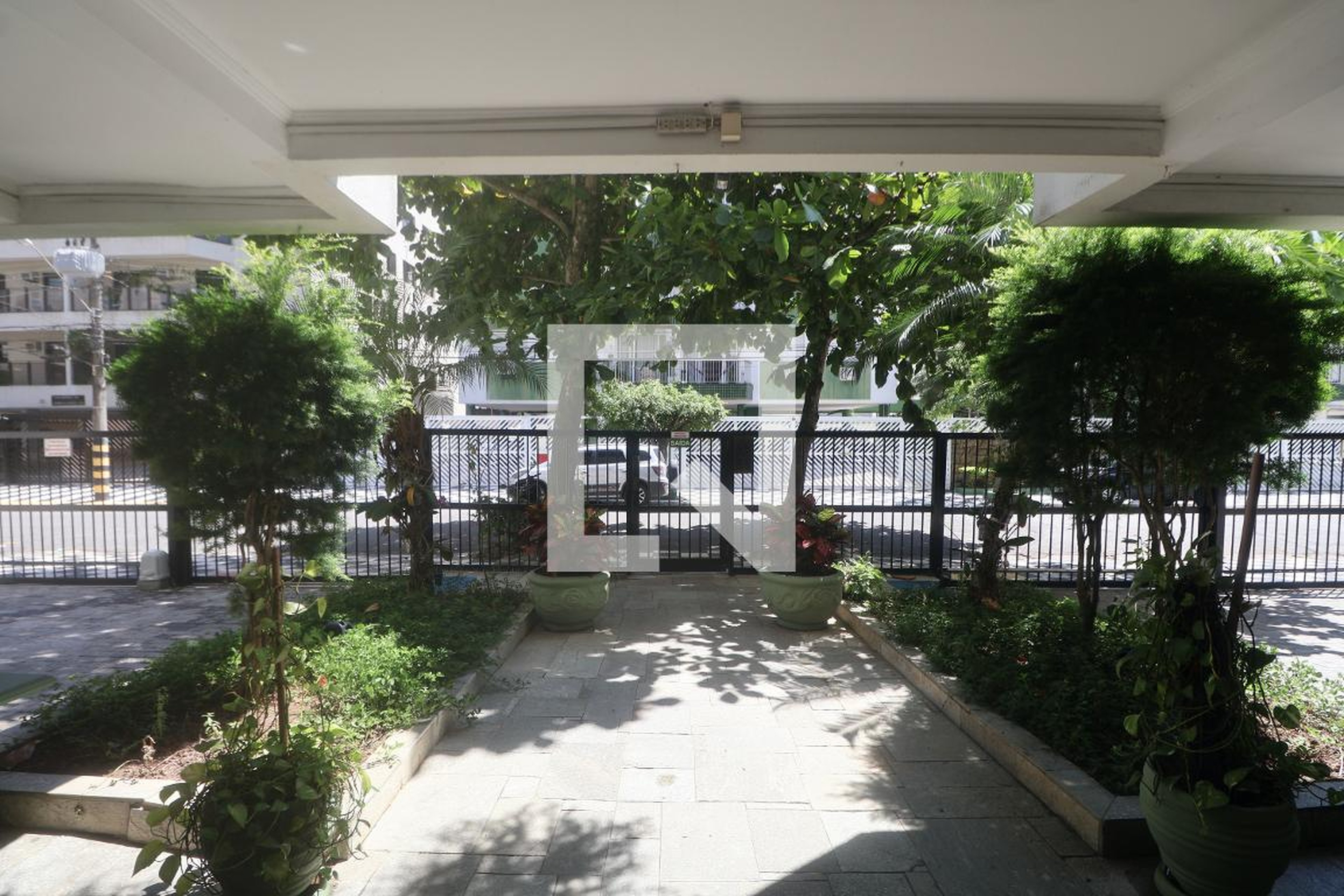 Fachada Condomínio em Rua Antônio Alonso Gonzáles, 197