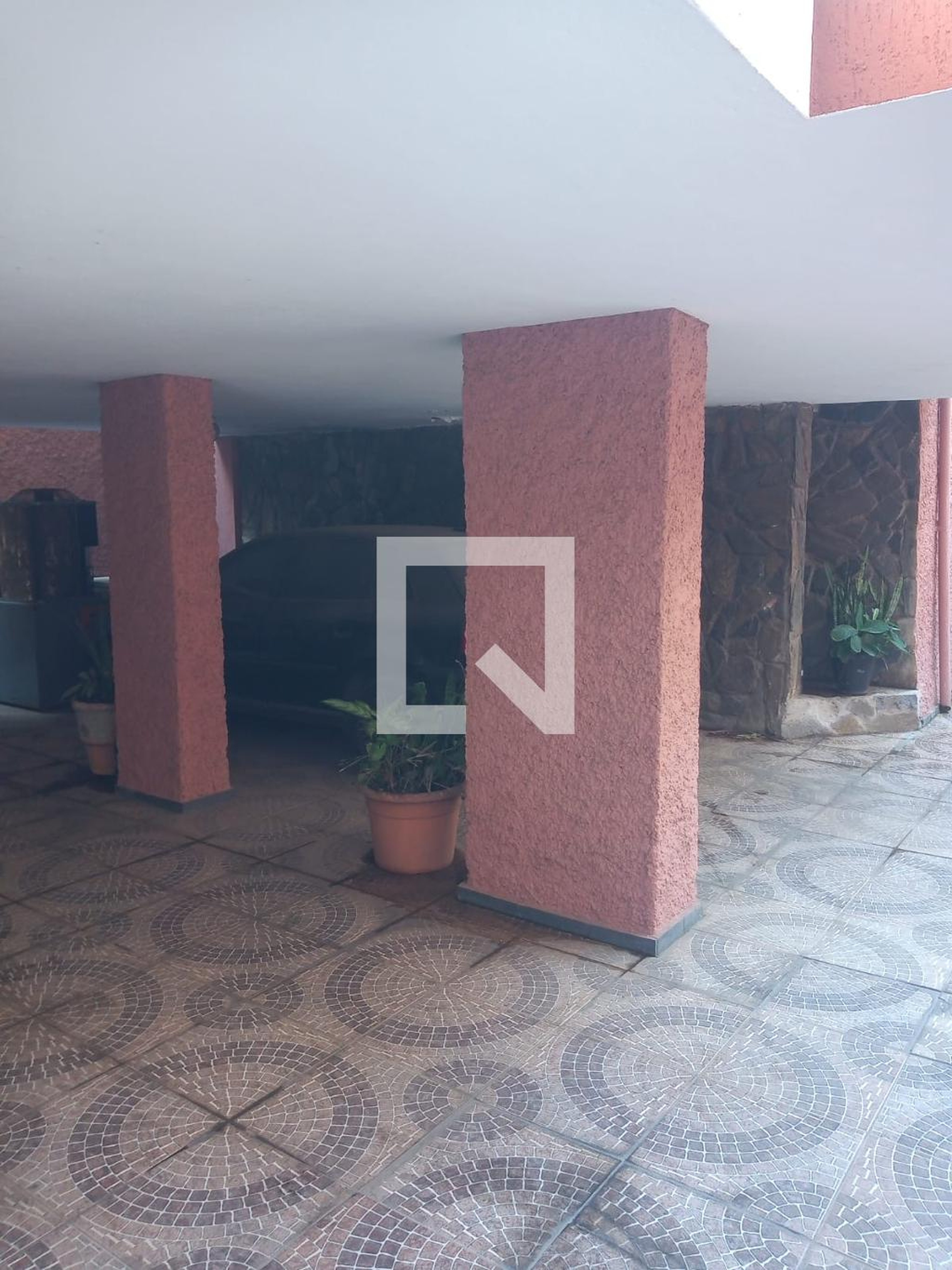 Área externa Condomínio em Rua Agostinho Bretas, 348