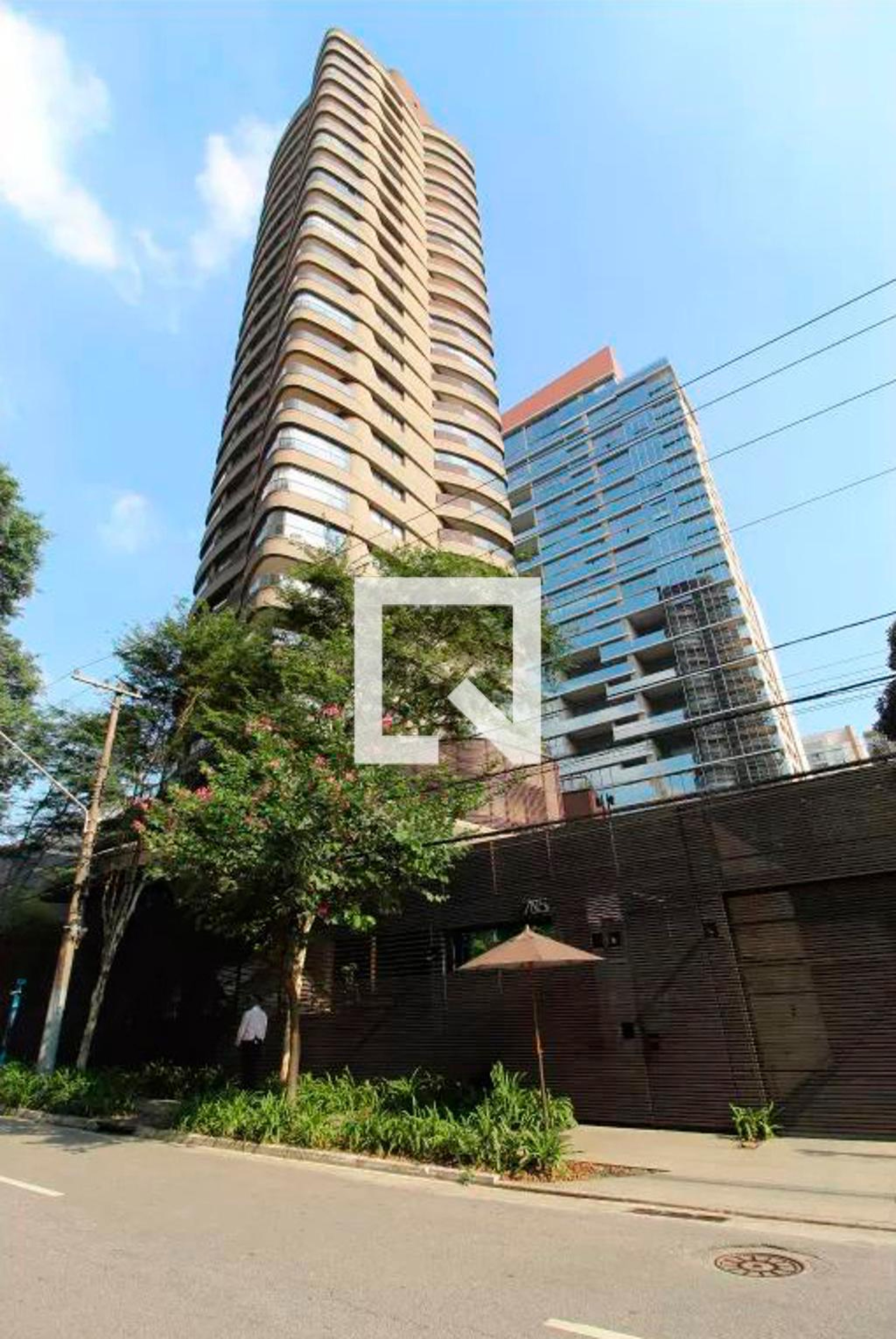 Fachada Condomínio Cyrela by Pininfarina