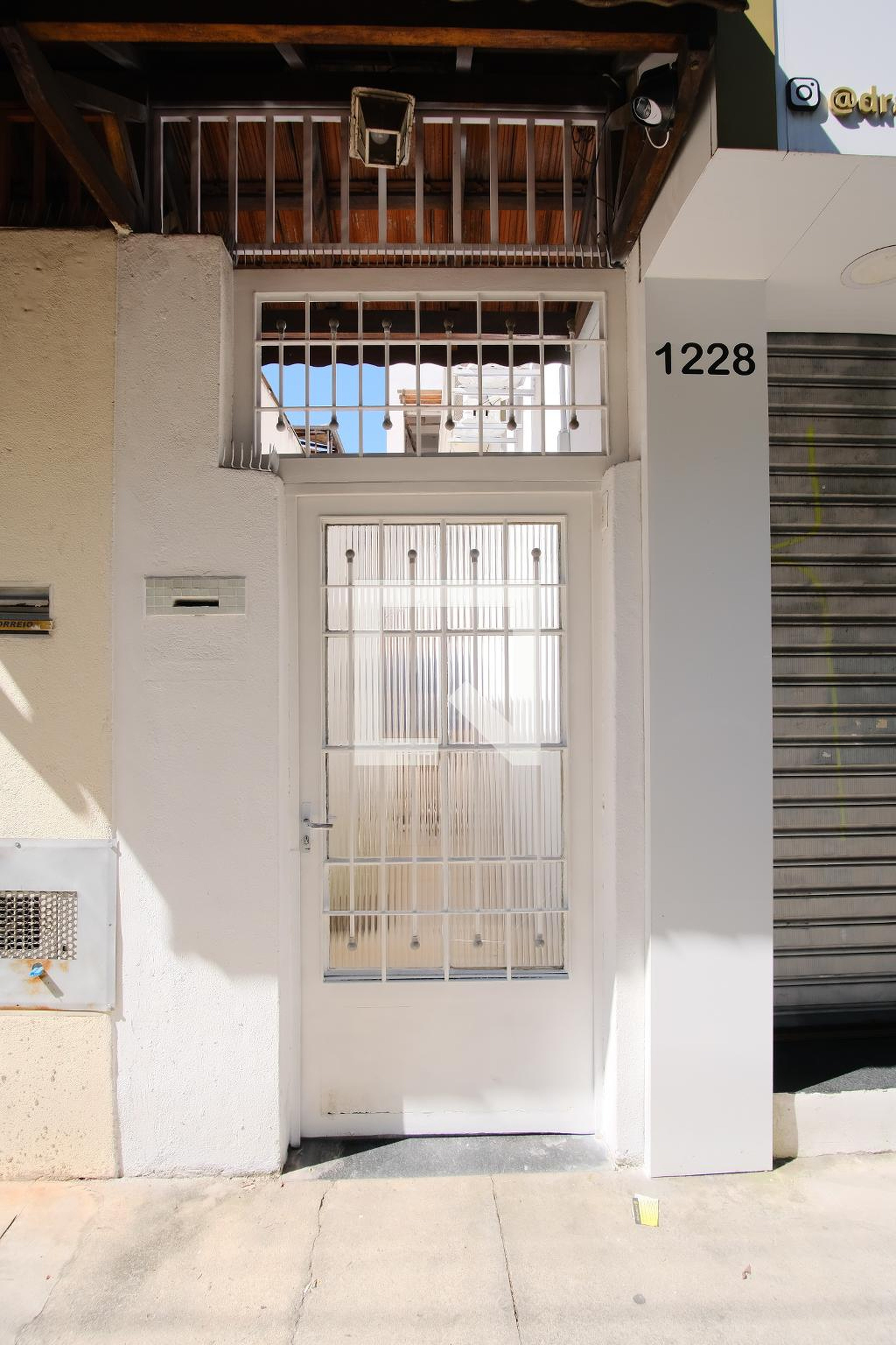 Fachada Condomínio em Rua Tijuco Preto, 1228