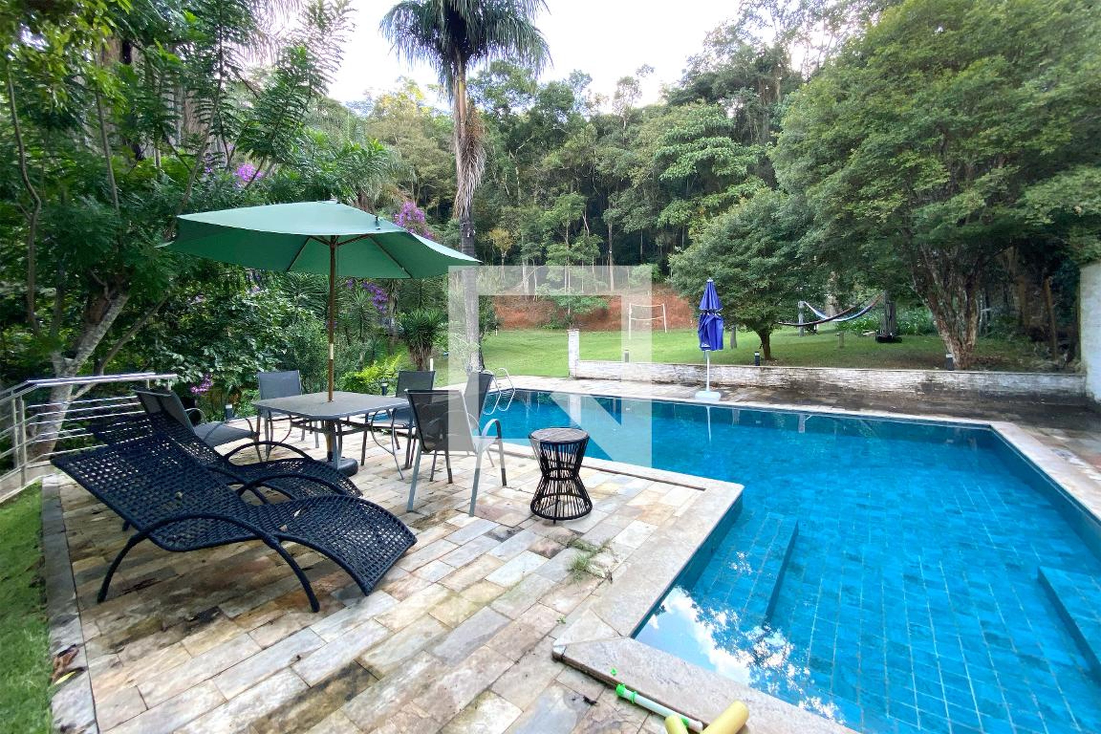 Piscina Condomínio em Rua das Copaíbas, 20