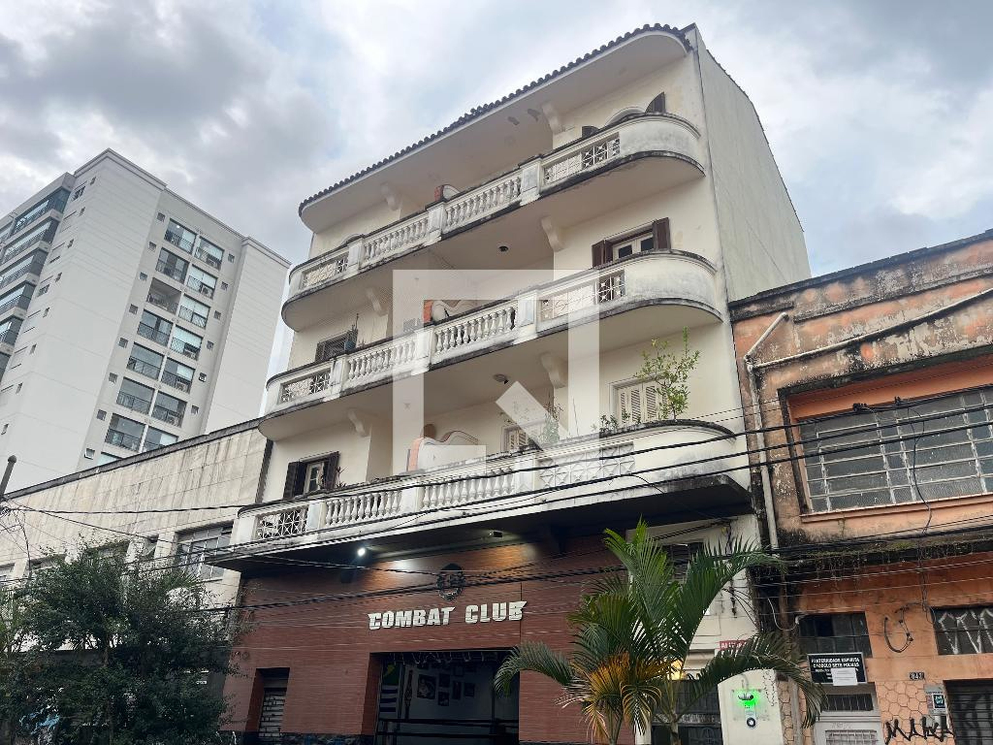 Fachada do Prédio Condomínio em Rua Brigadeiro Galvão, 848