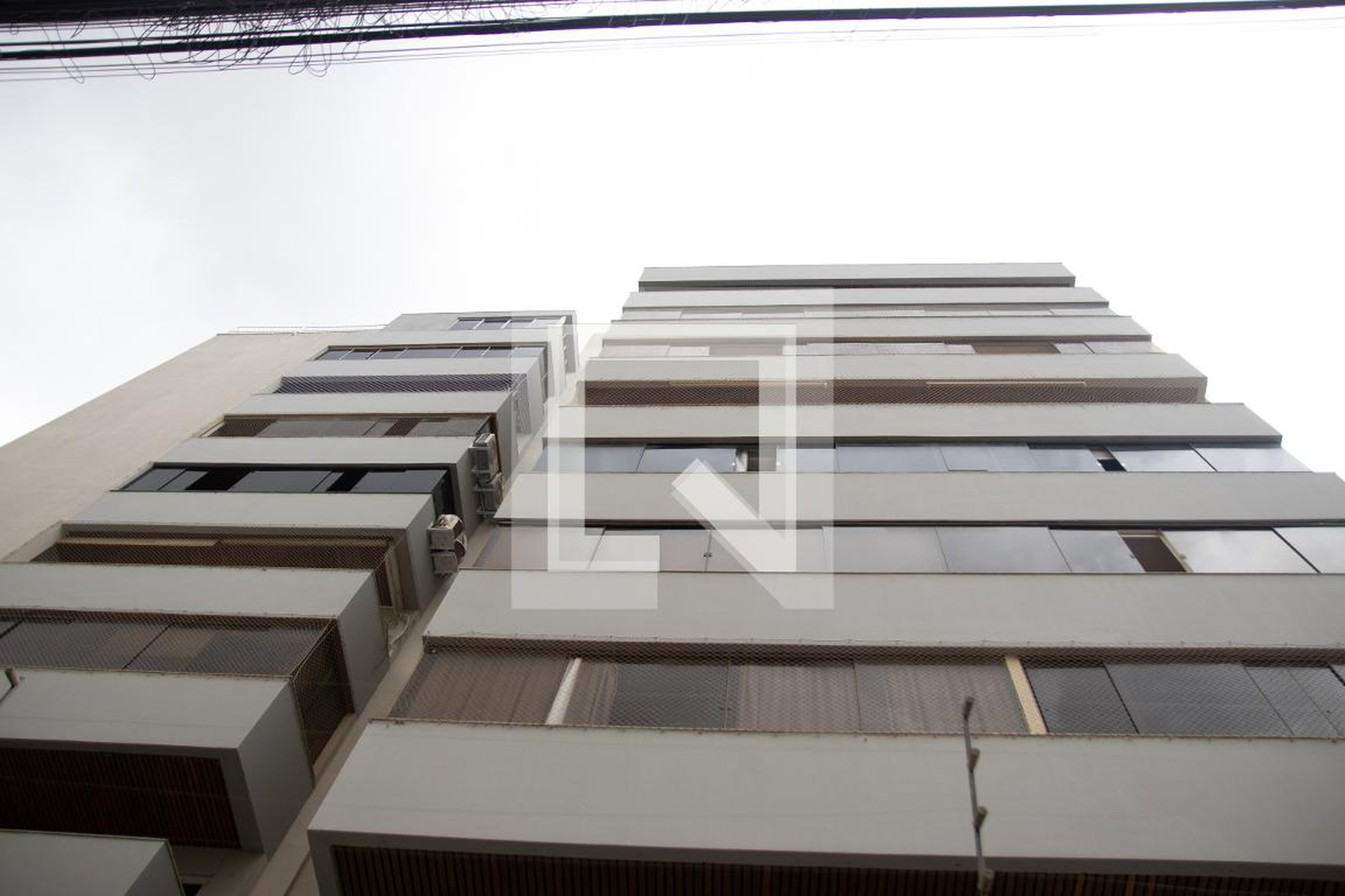 Fachada Condomínio em Rua R-11, 0