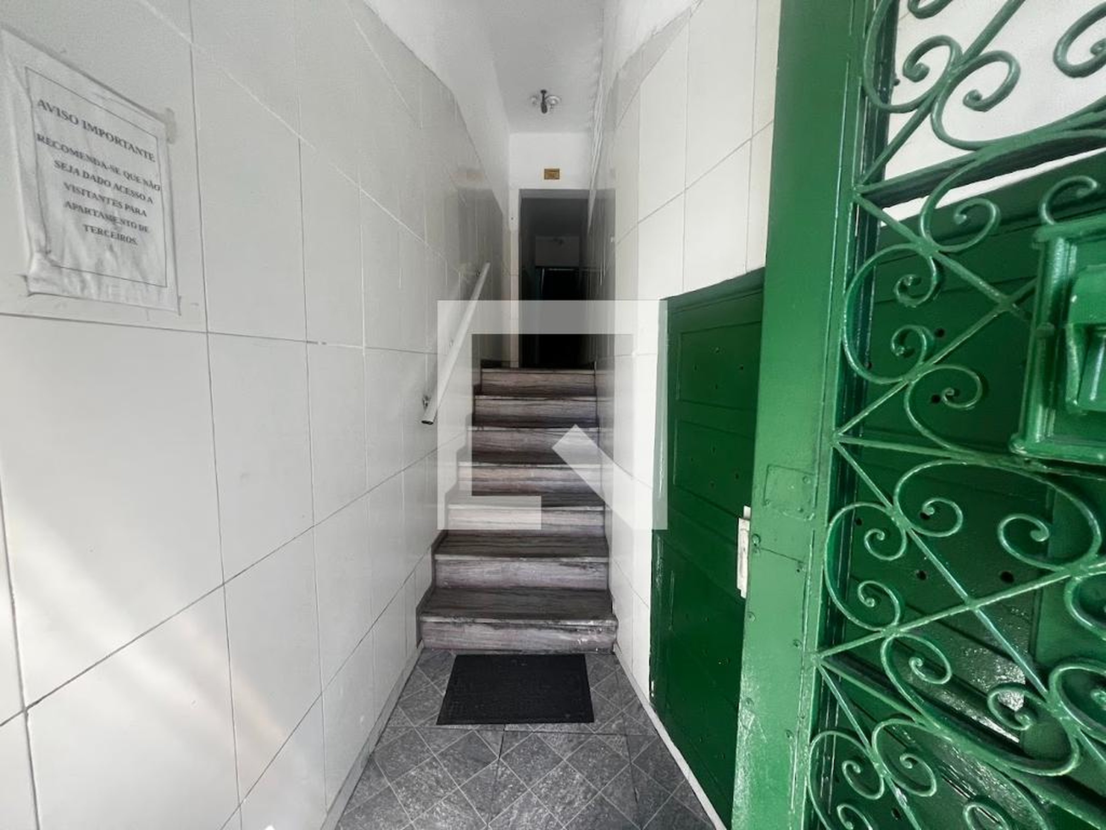 Hall - Marly