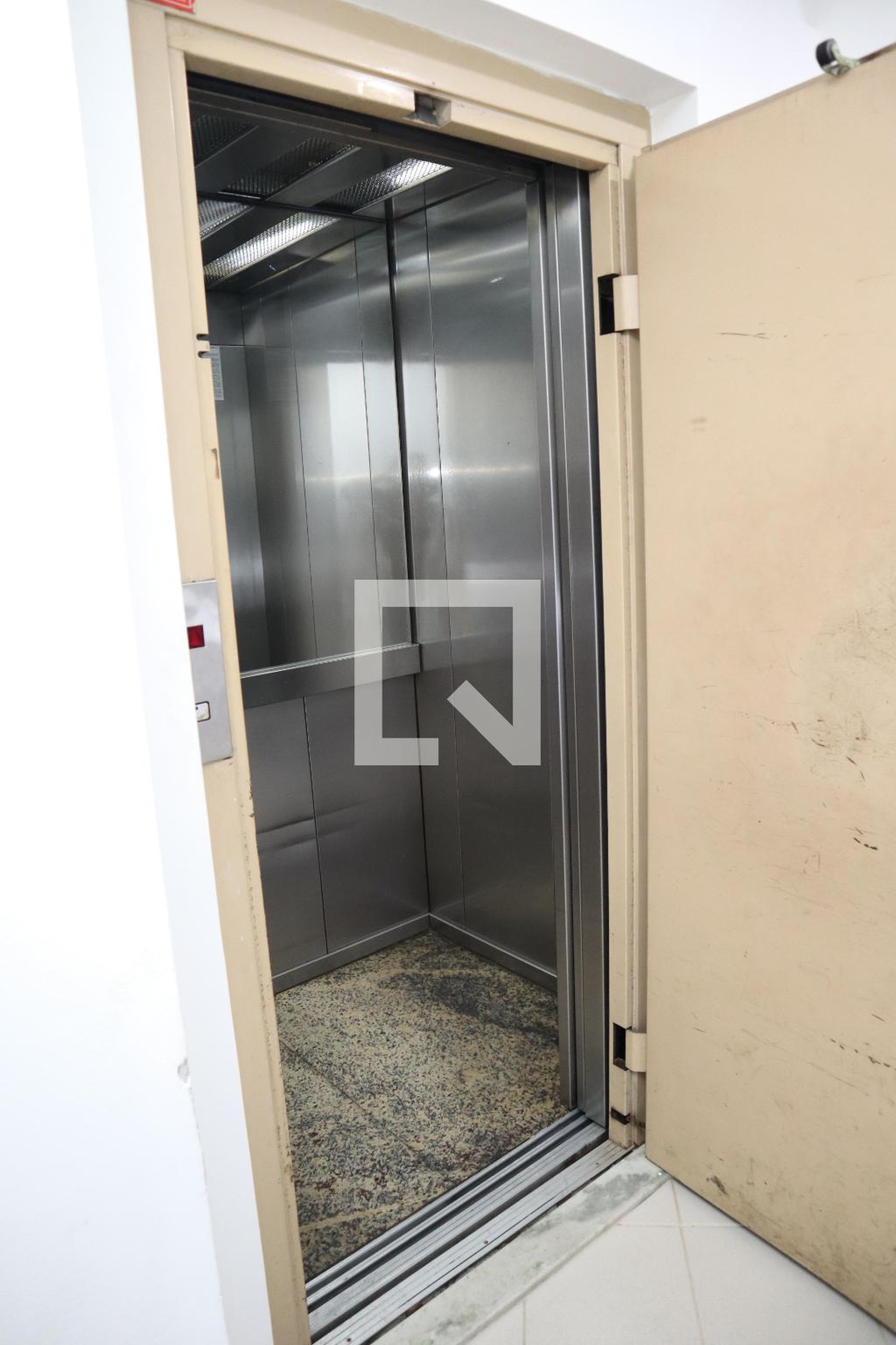 ELEVADOR - 
