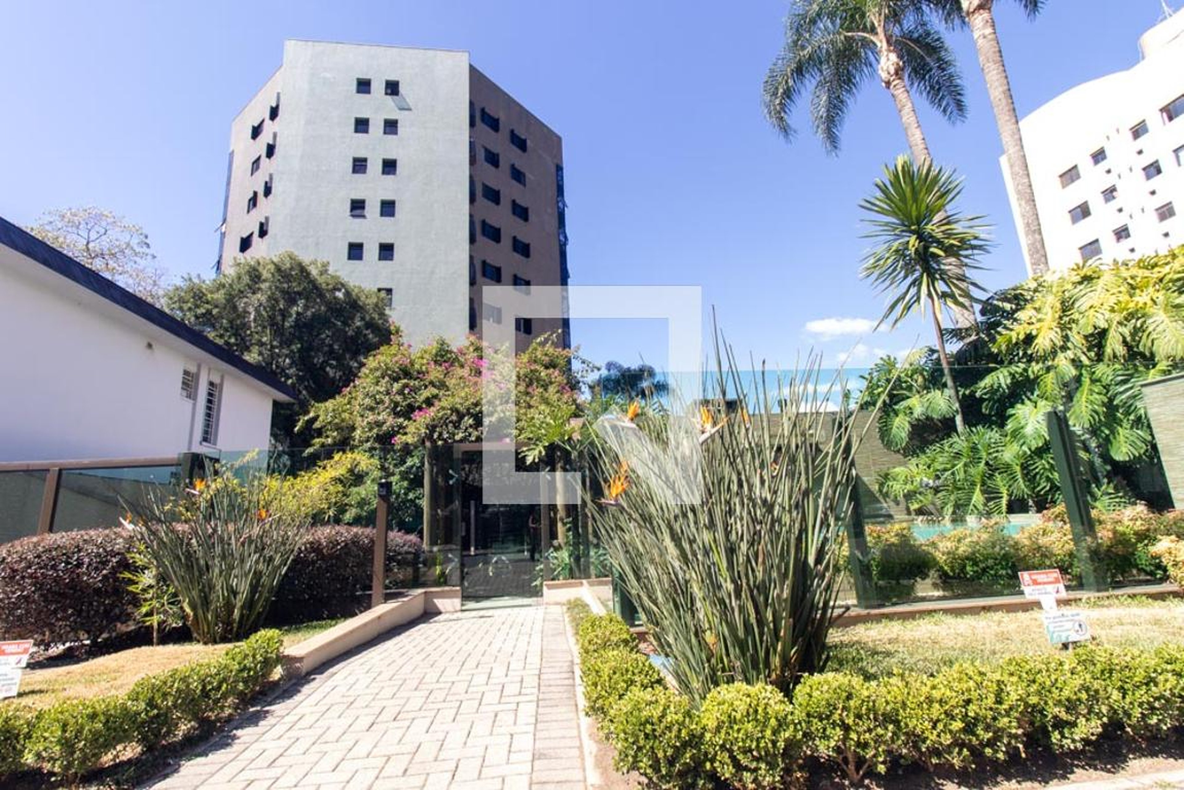 Fachada do Condomínio Edifício Green Peace Palace