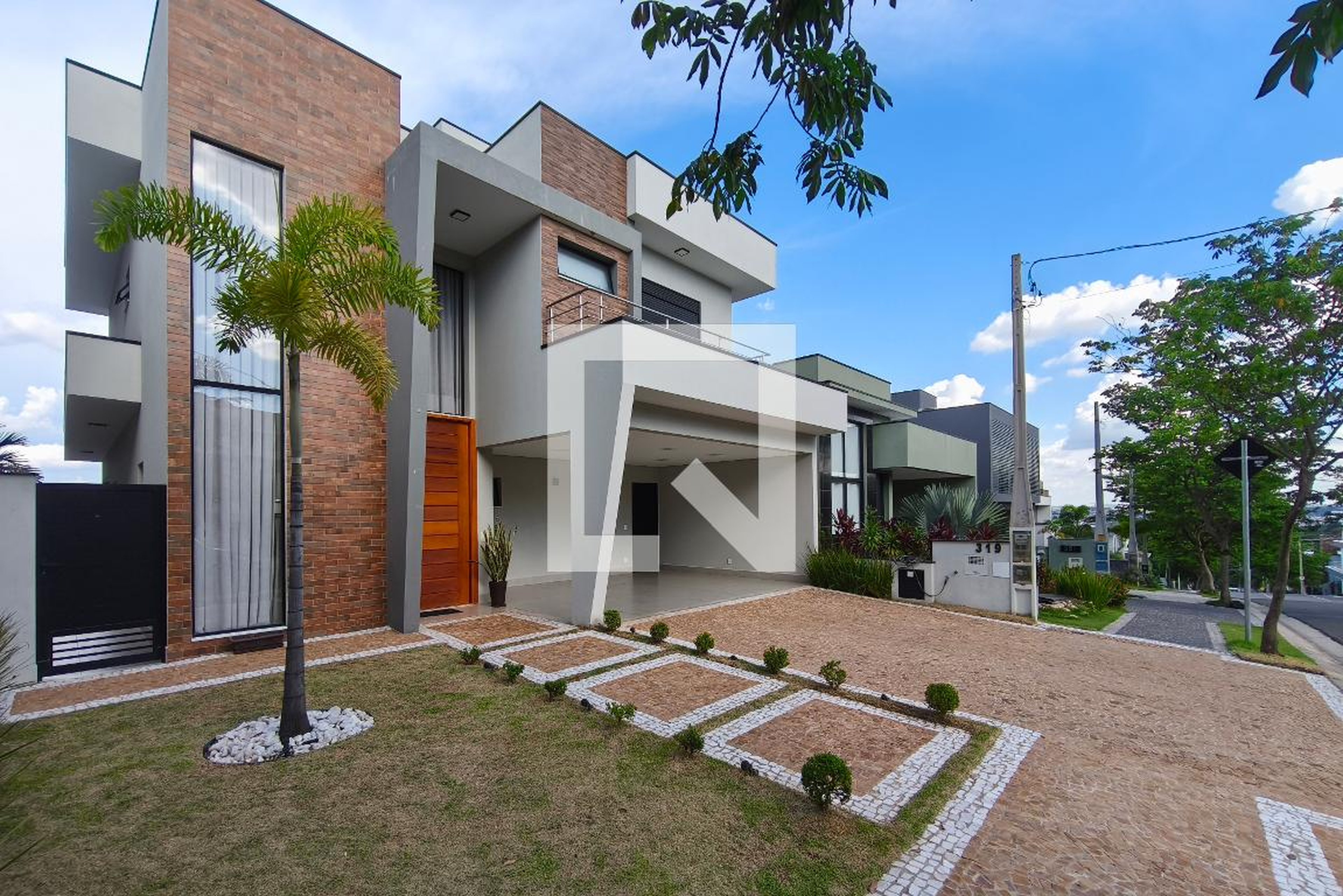 Fachada Condomínio em Rua Antonio José Jenovesi, 319