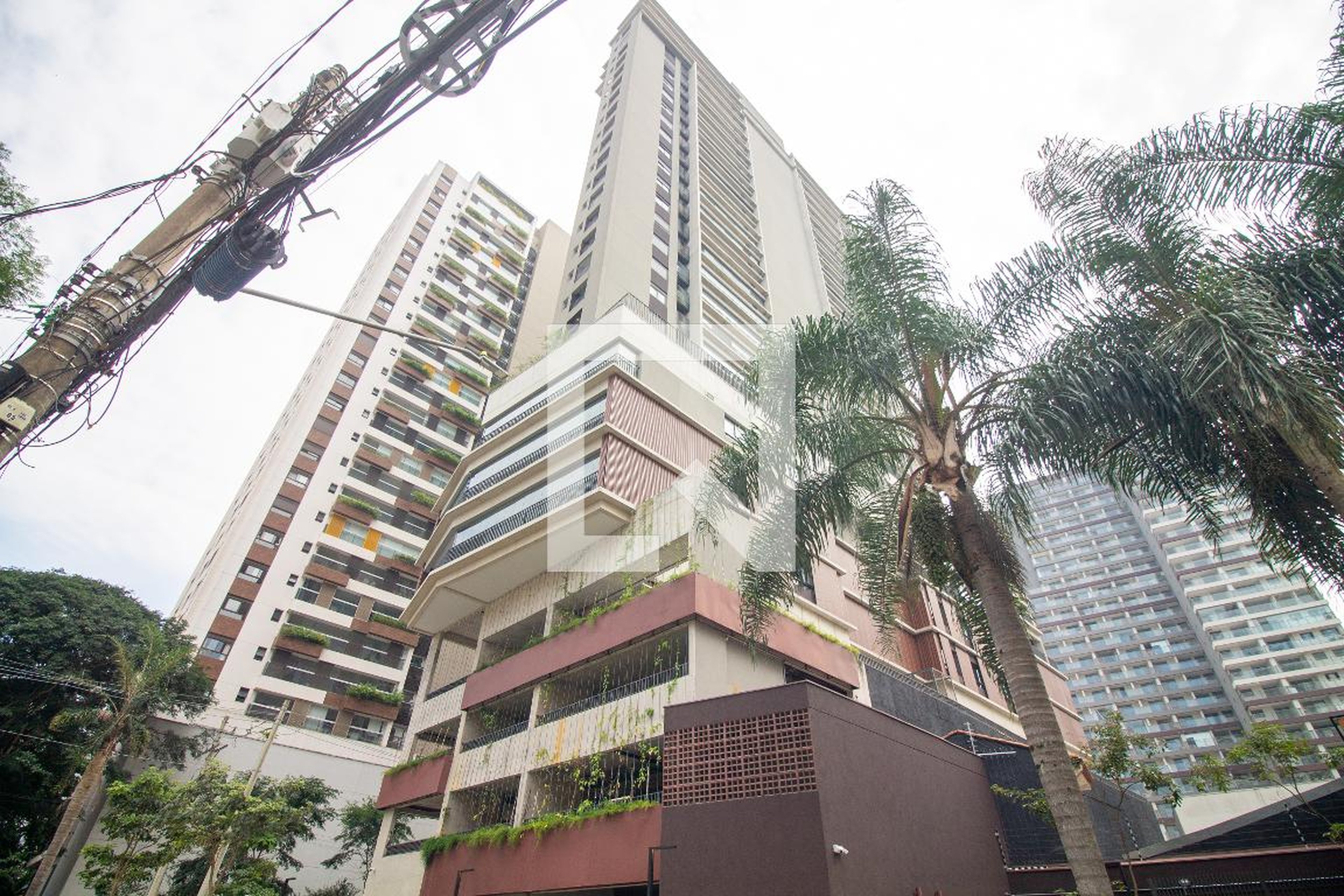 Fachada do Prédio Condomínio La Casa Pássaros e Flores