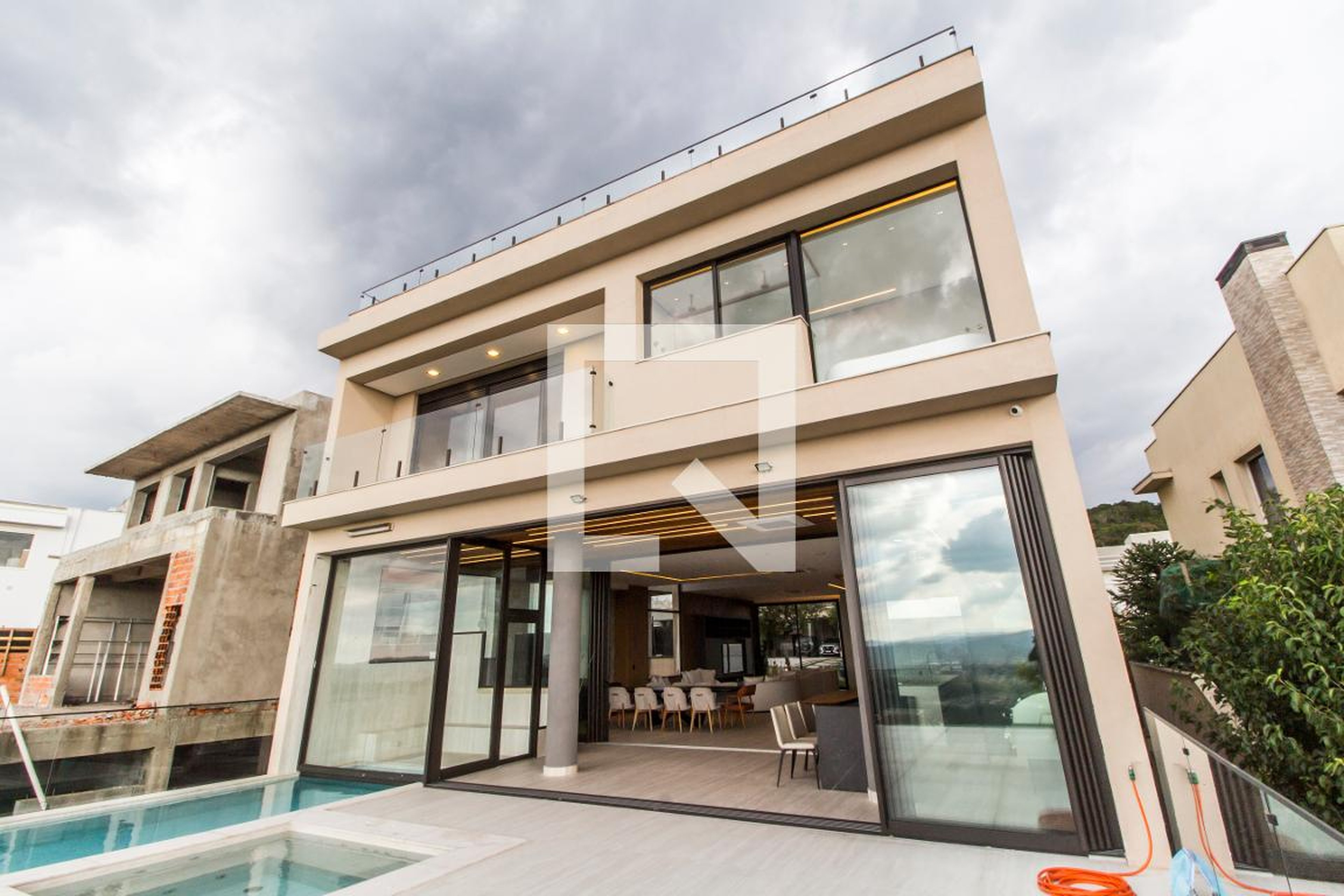 Fachada Condomínio em Alameda das Pitangueiras, 49