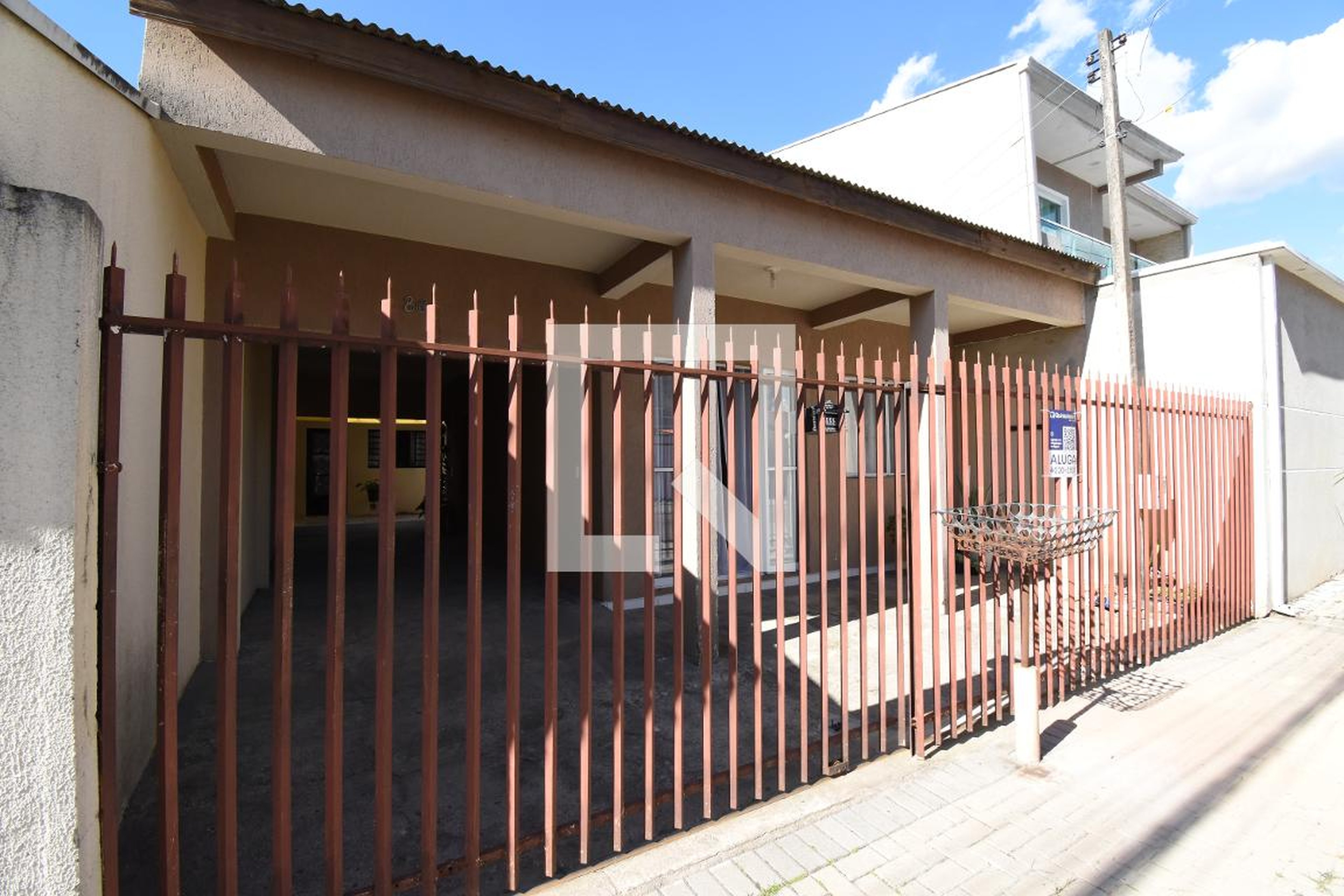 Fachada Condomínio em Rua Dalva de Oliveira, 86